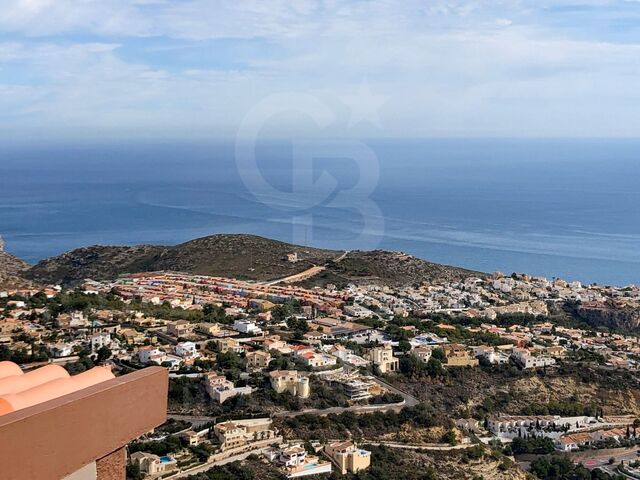 Apartamento de ensueño en Benitachell: Vistas al mar, 2 dormitorios y amplia terraza