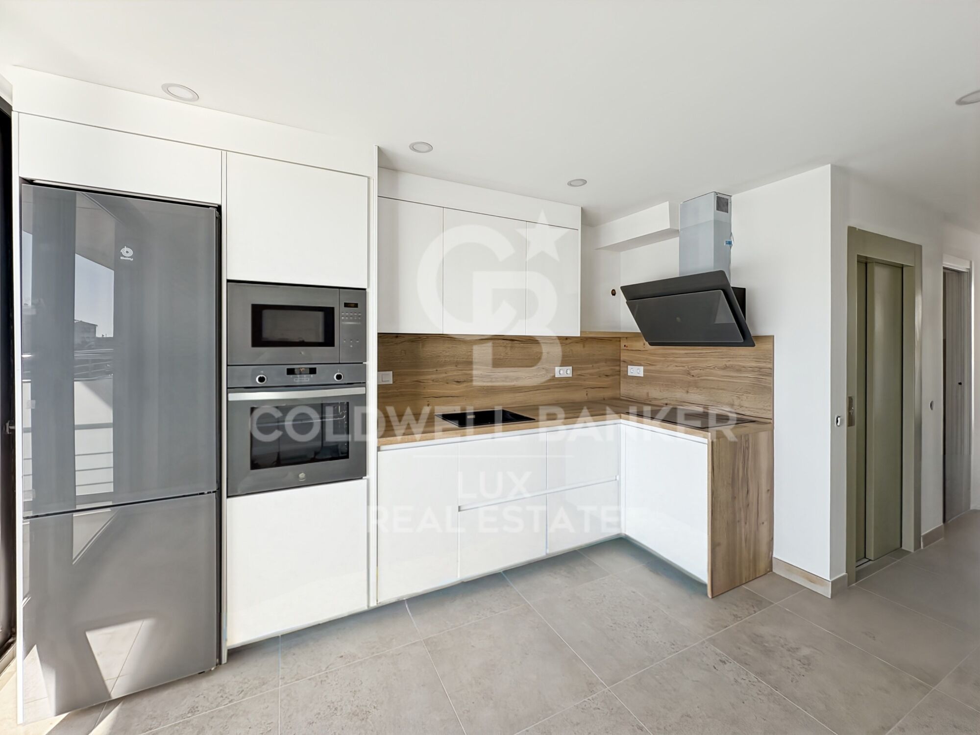 New build house with 15m mooring in Empuriabrava