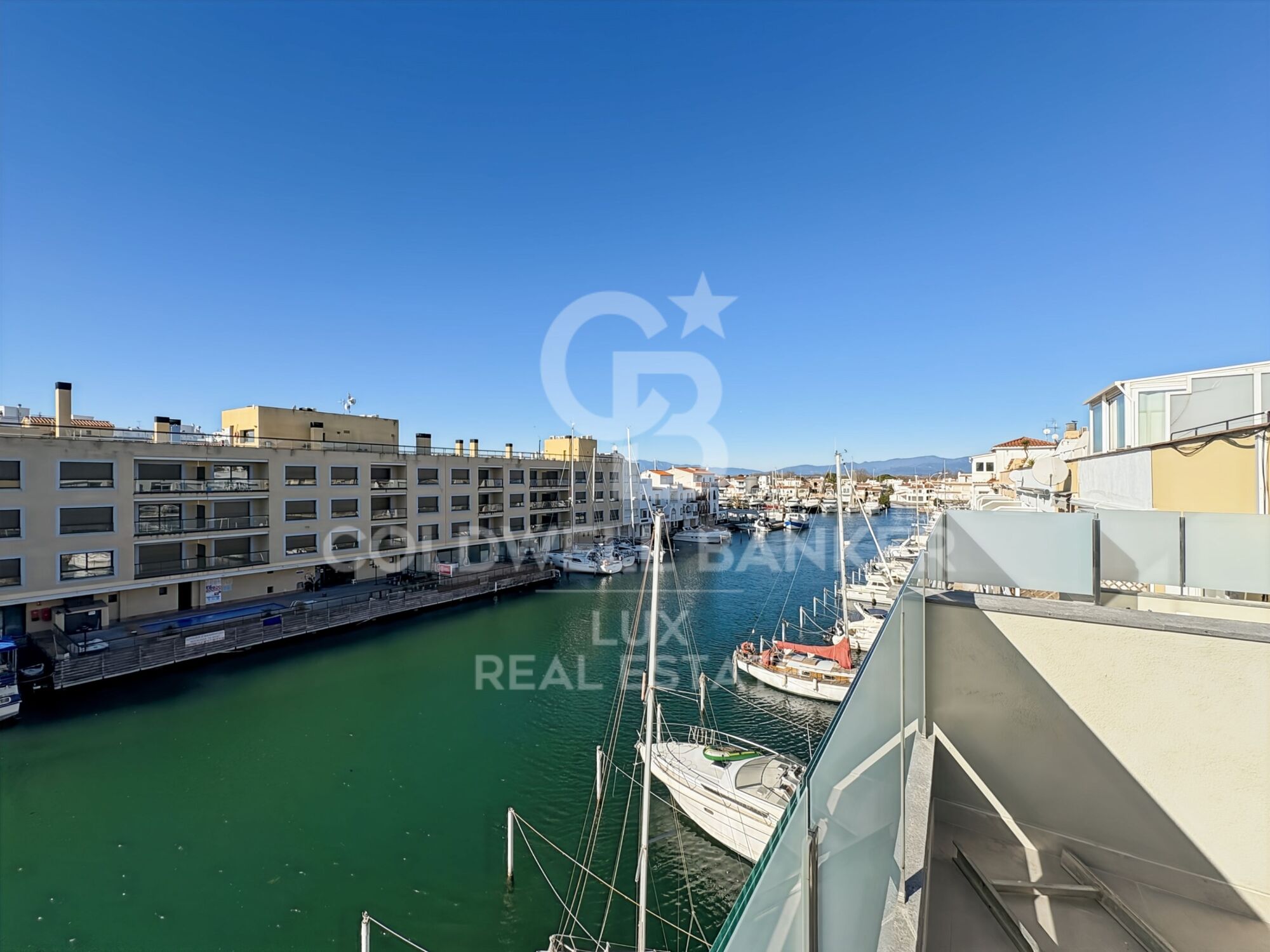 New build house with 15m mooring in Empuriabrava