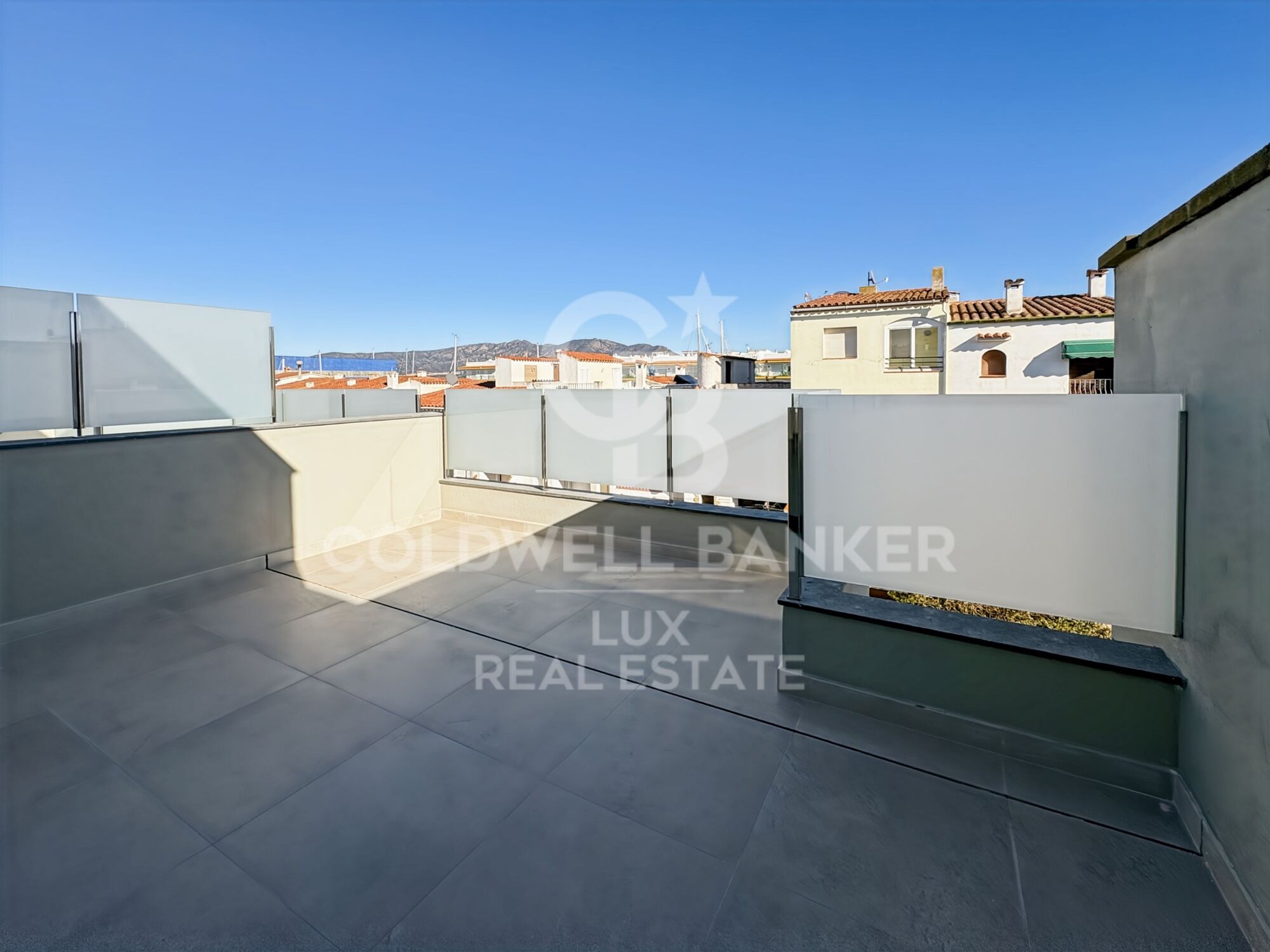 New build house with 15m mooring in Empuriabrava