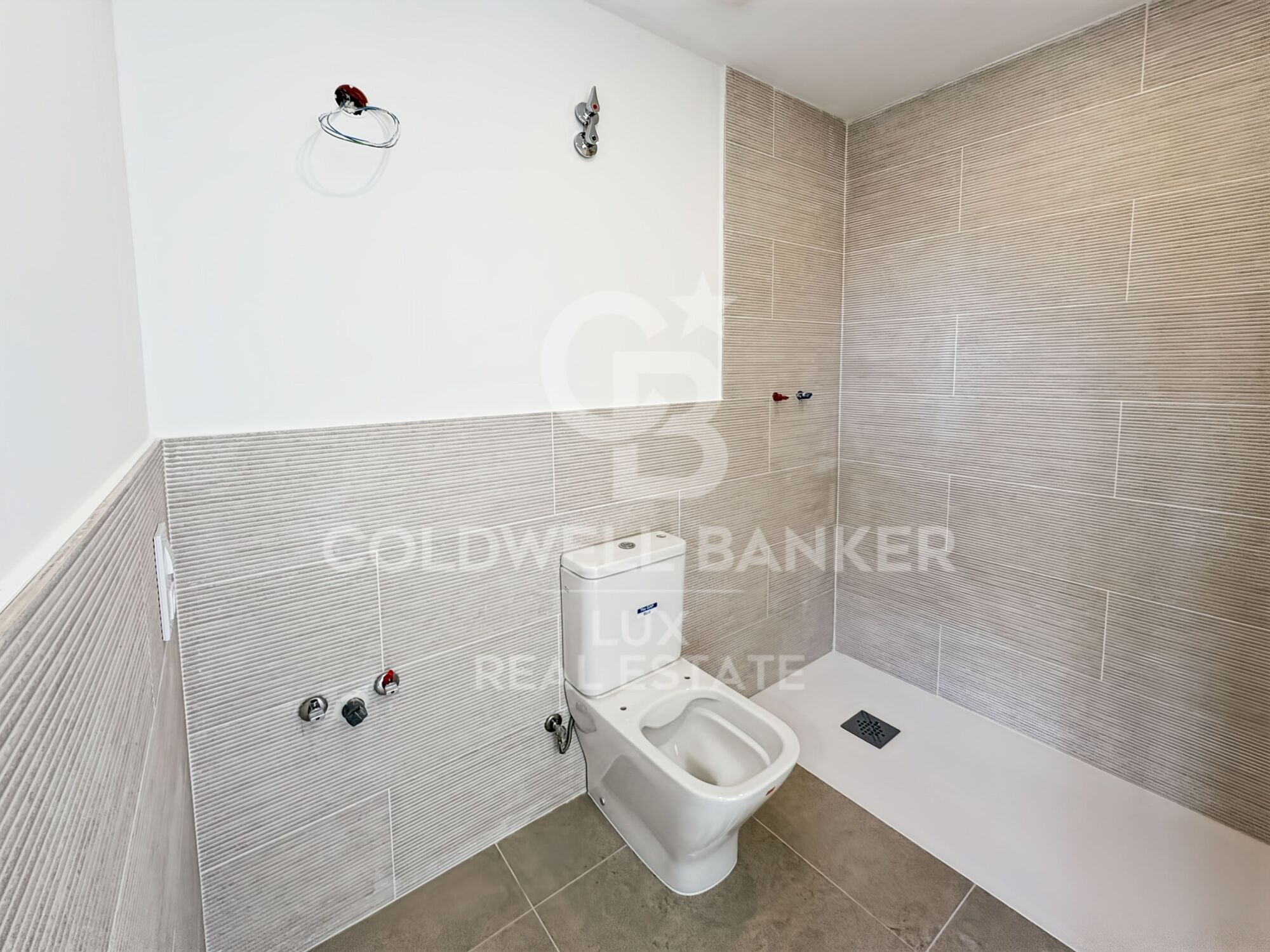 New build house with 15m mooring in Empuriabrava