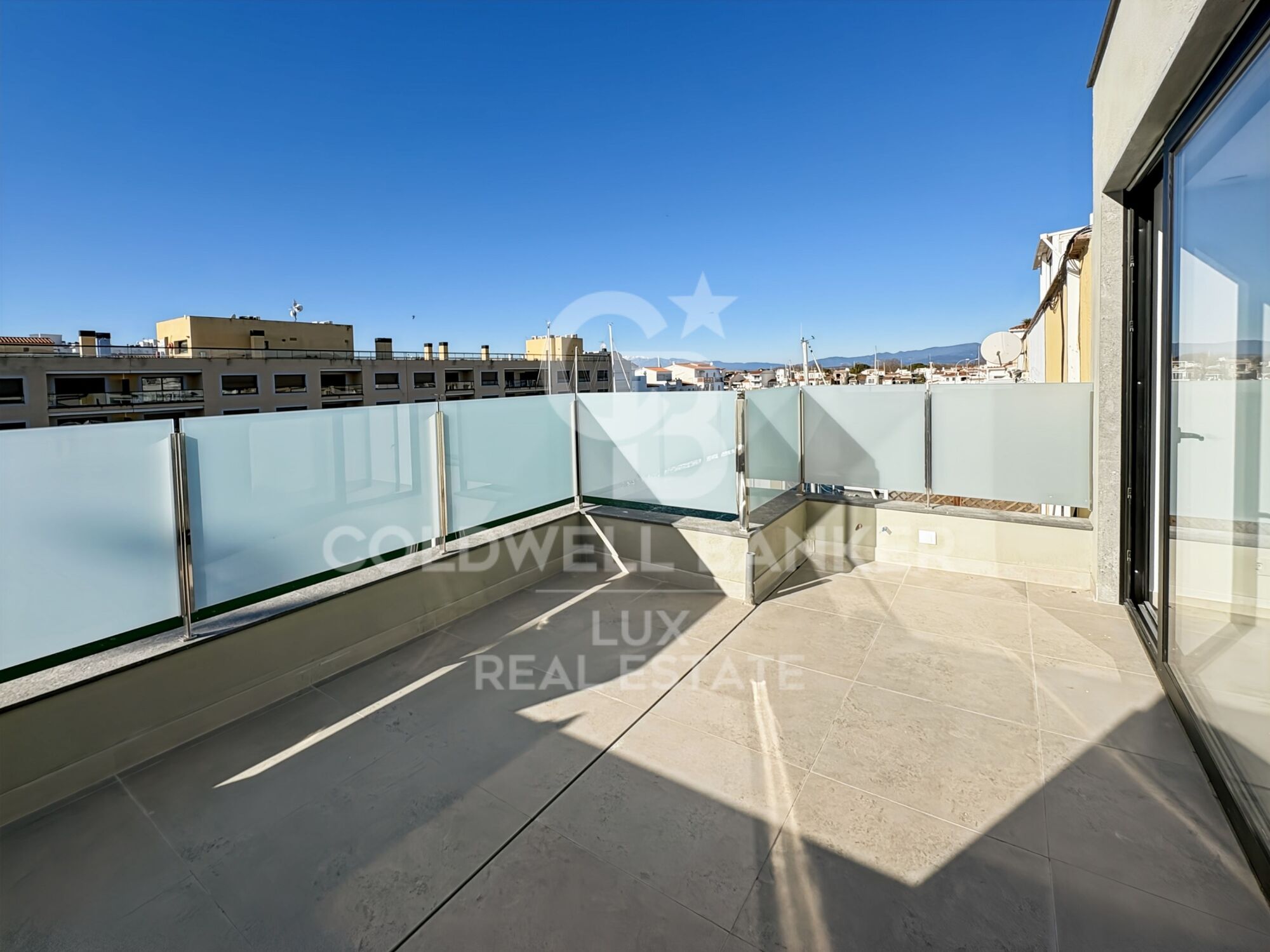 New build house with mooring in Empuriabrava