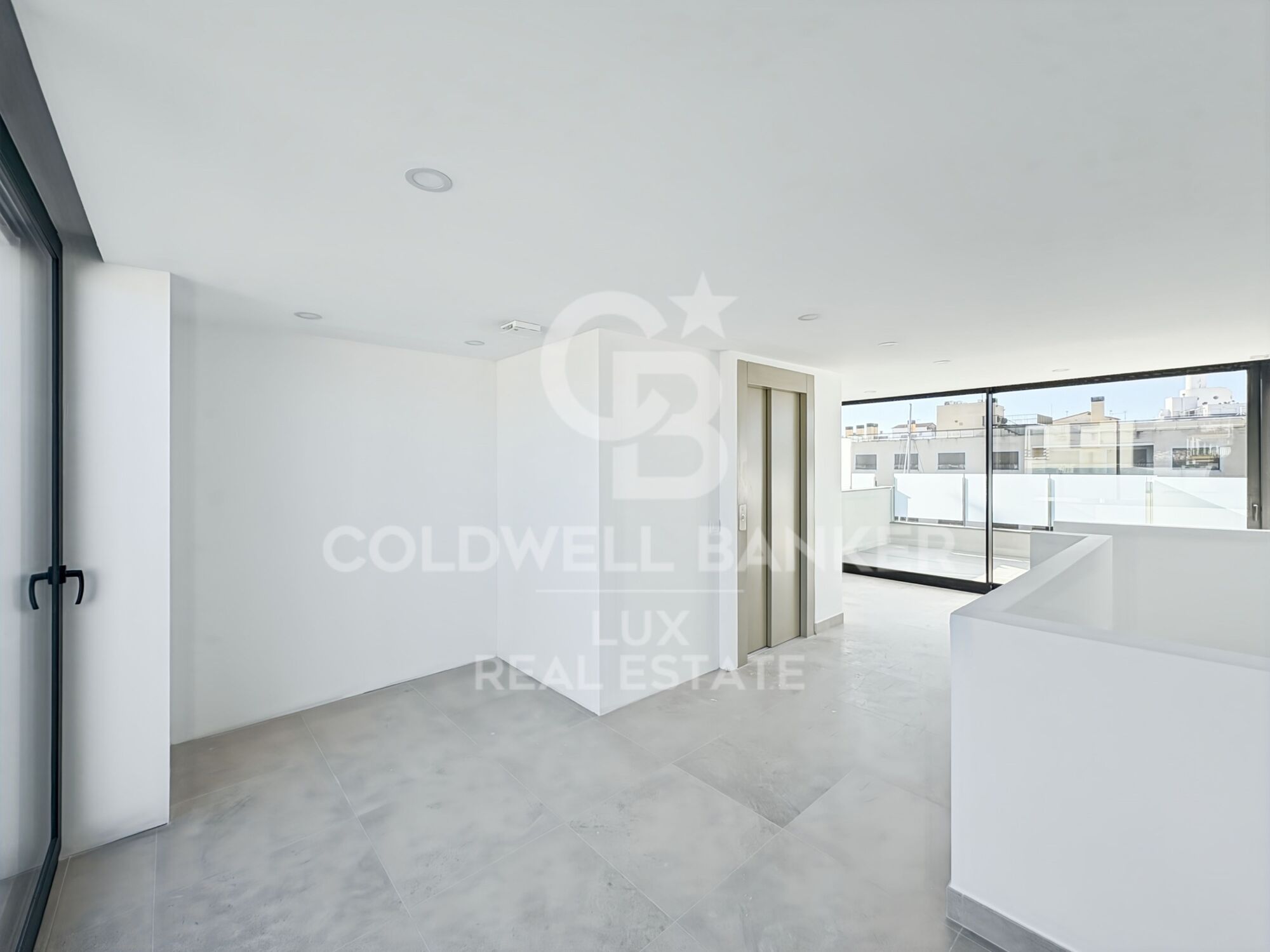 Casa de obra nueva con amarre en Empuriabrava