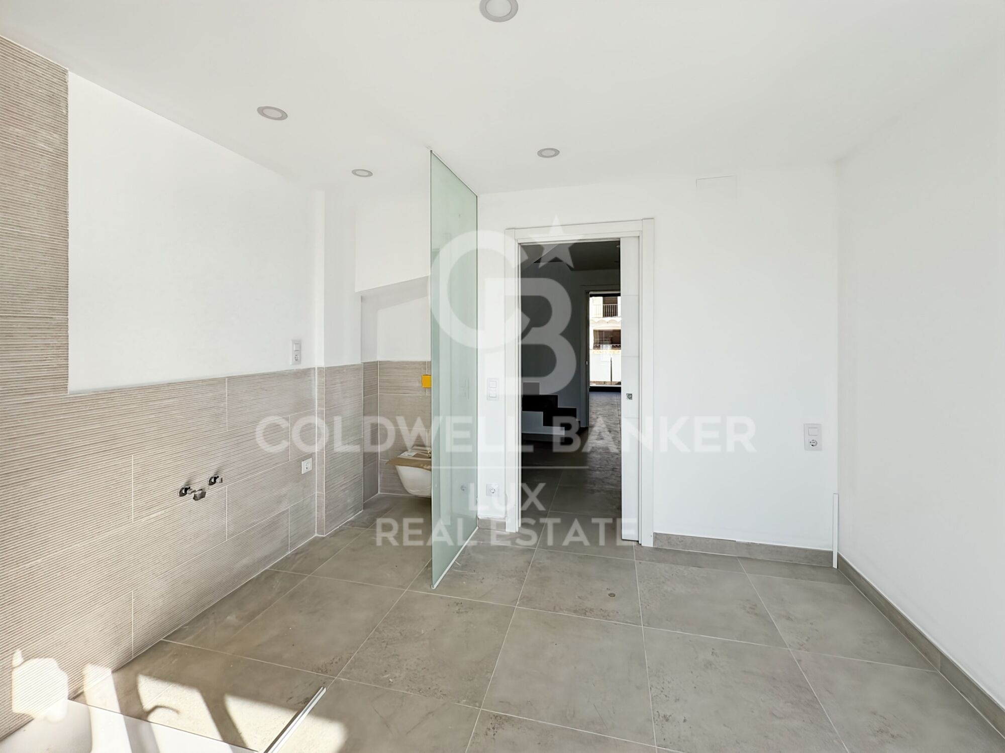 Casa de obra nueva con amarre en Empuriabrava