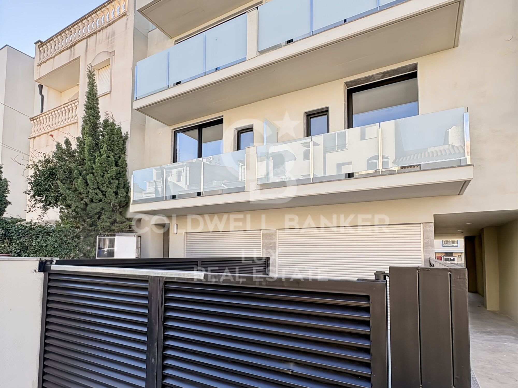 Casa de obra nueva con amarre en Empuriabrava