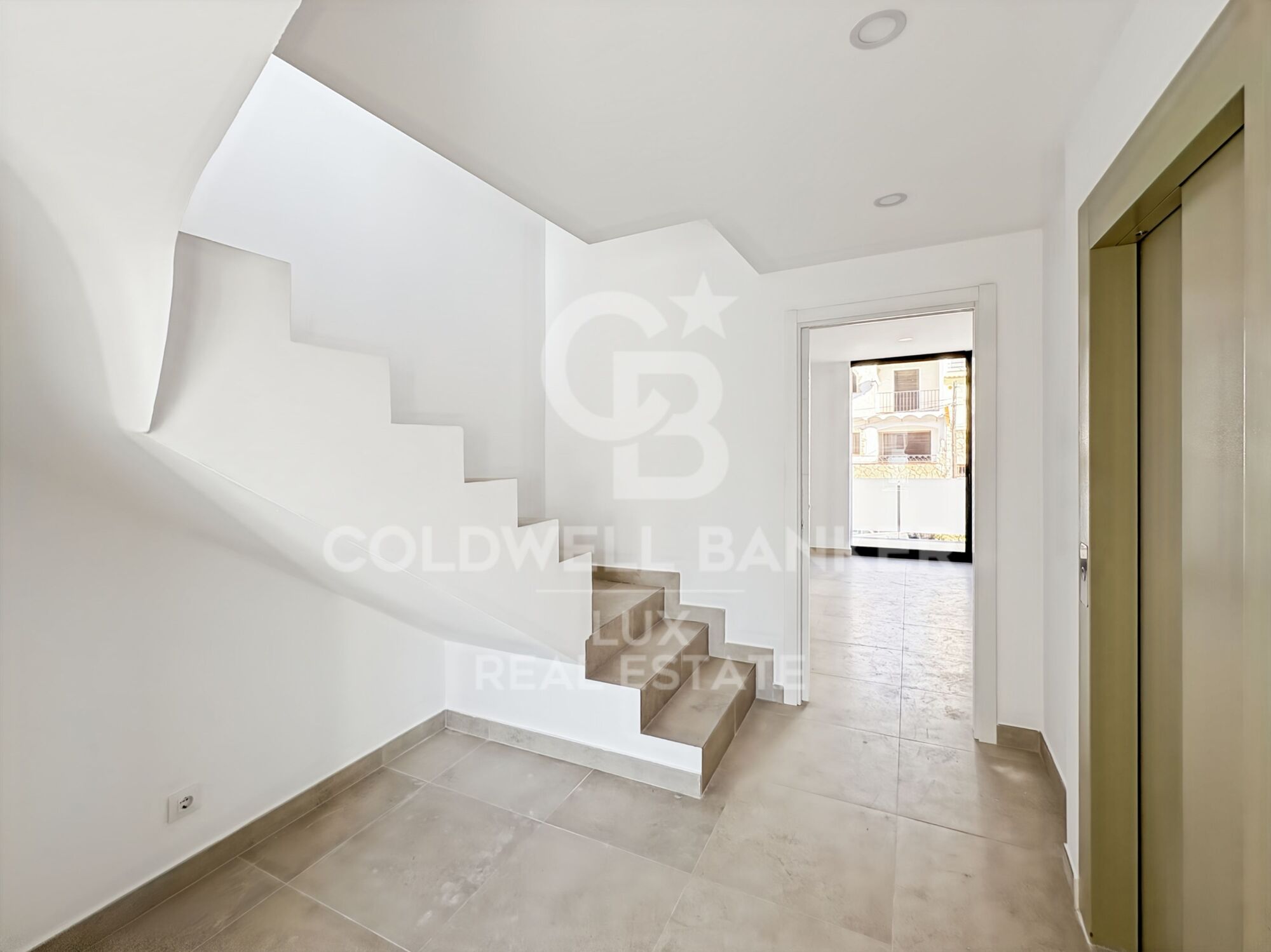 Casa de obra nueva con amarre en Empuriabrava