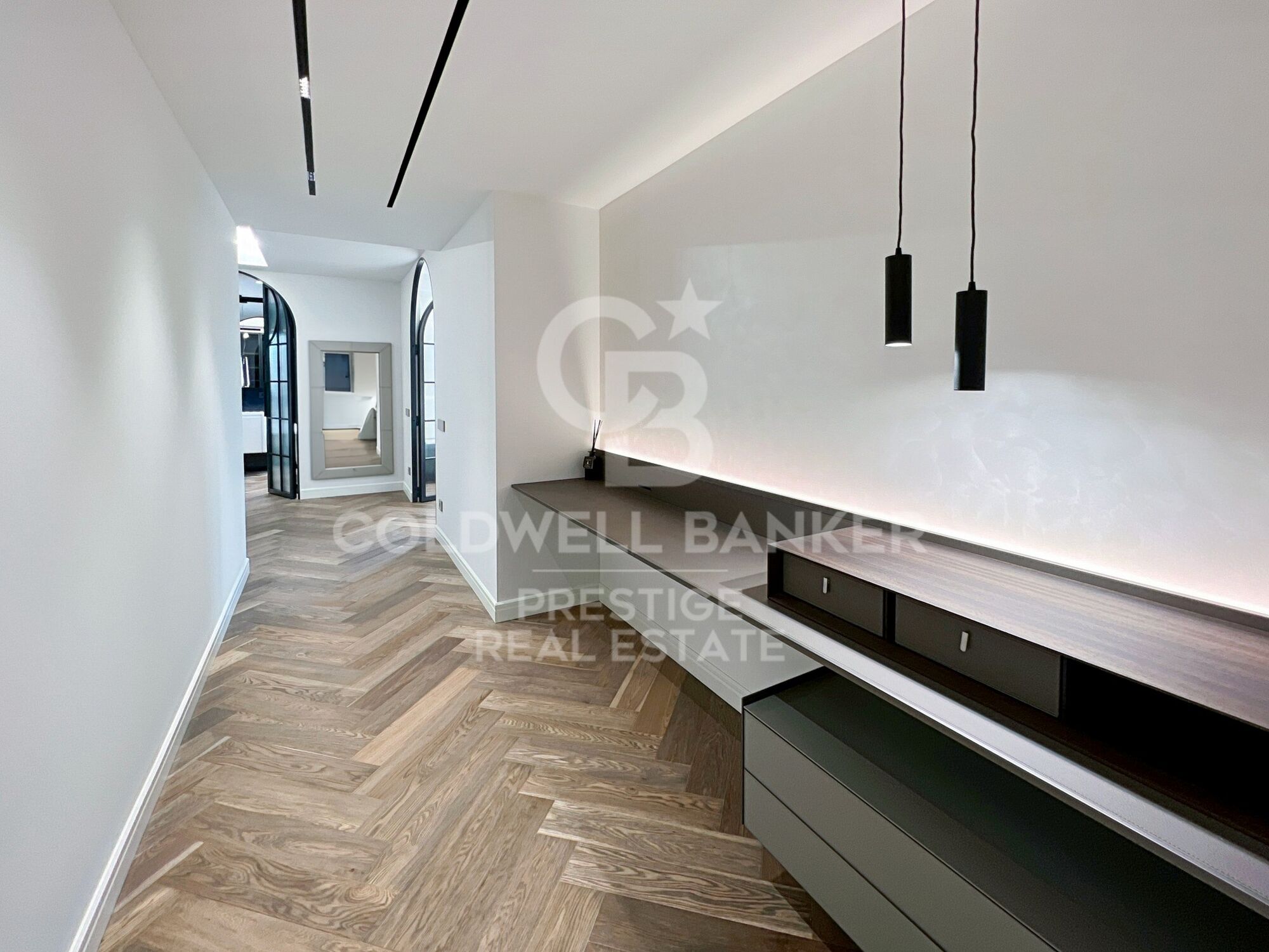 Ático amplio en venta en zona alta con terraza