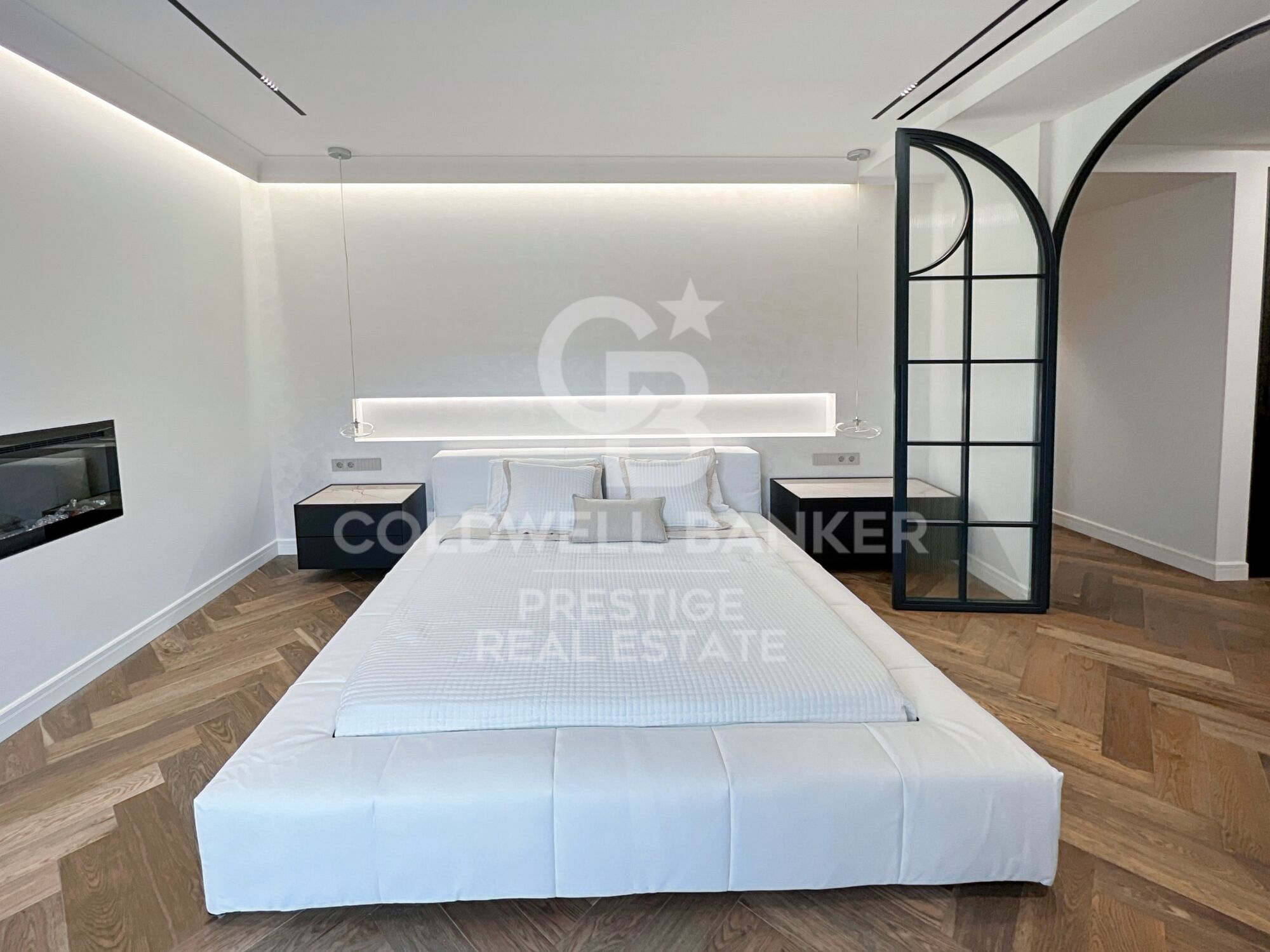 Ático amplio en venta en zona alta con terraza