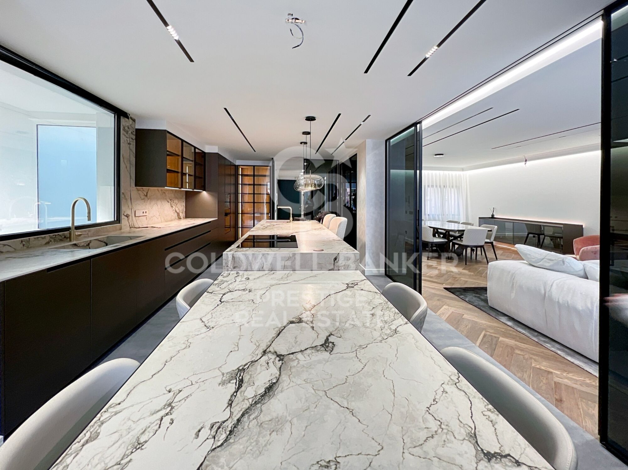 Luxury penthouse with terrace for sale in Barcelona