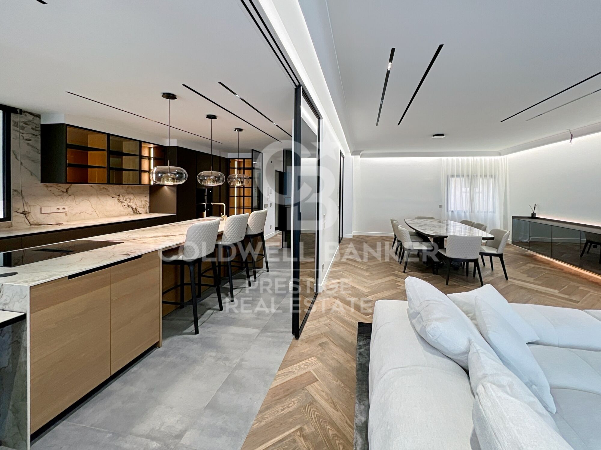 Luxury penthouse with terrace for sale in Barcelona