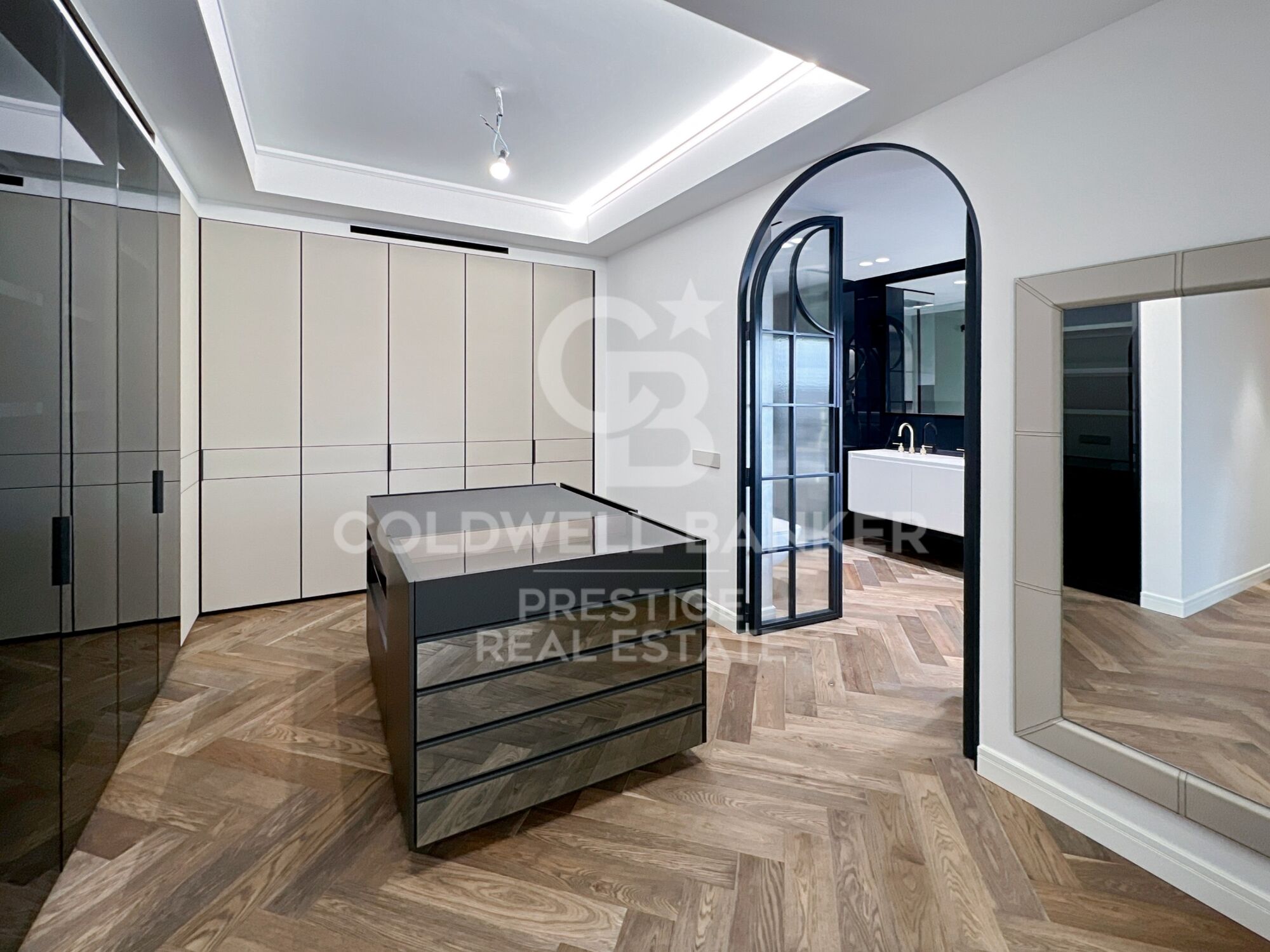 Luxury penthouse with terrace for sale in Barcelona