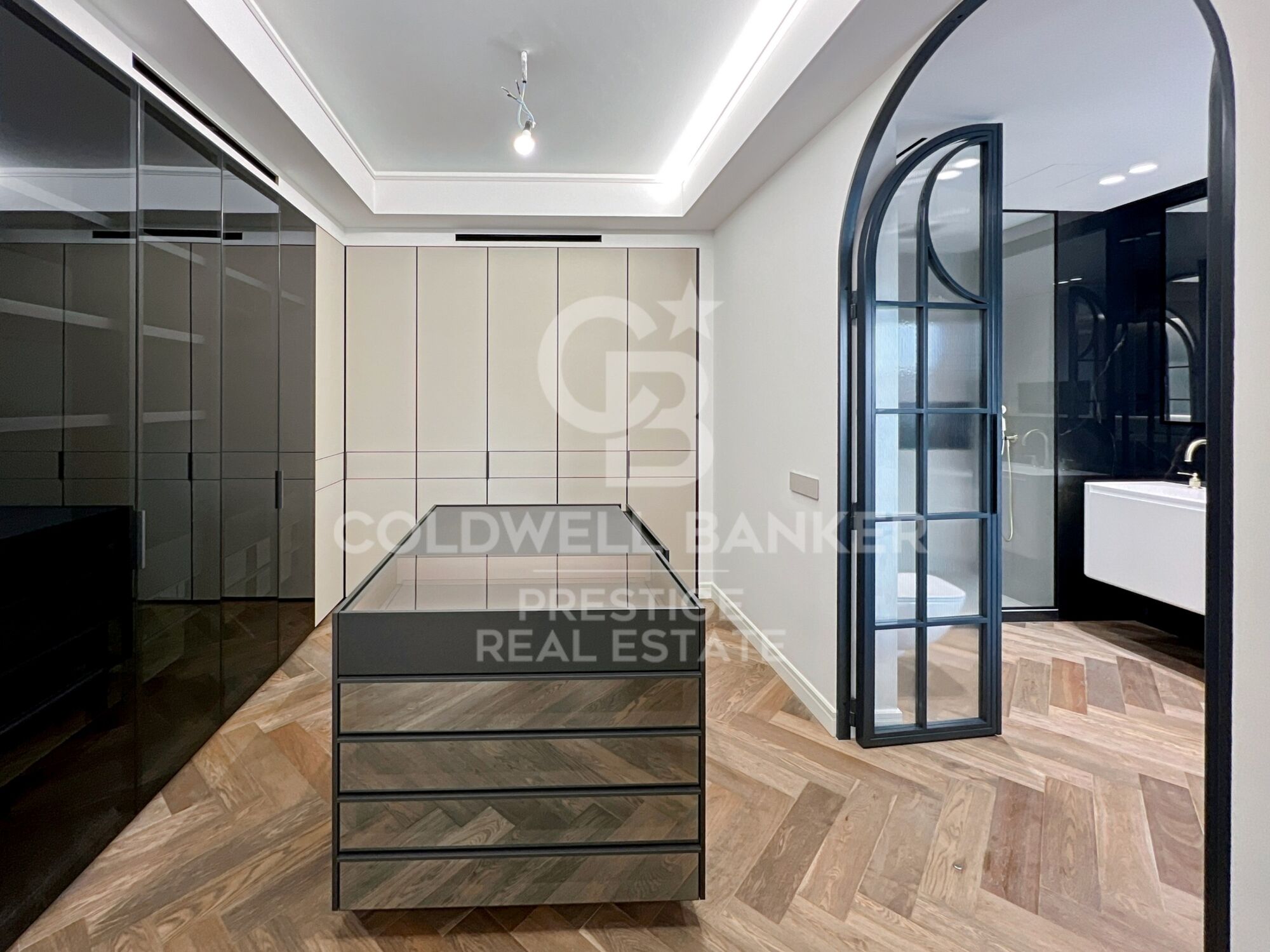 Luxury penthouse with terrace for sale in Barcelona