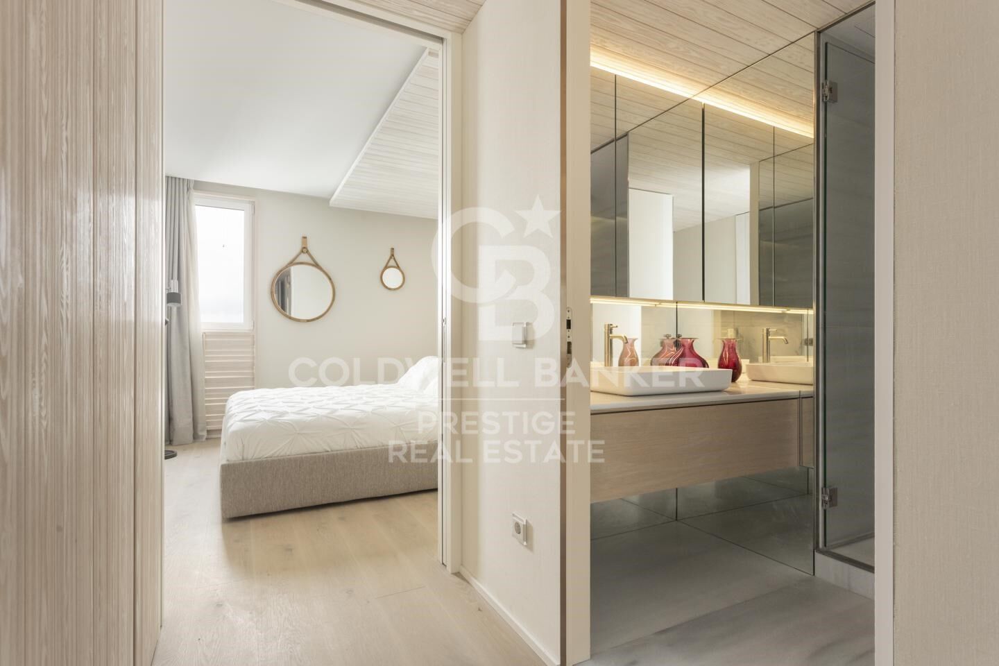 Newly renovated penthouse for sale in Santa Caterina i la Ribera, Barcelona