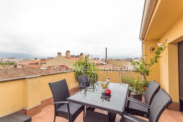 Exclusive duplex apartment in the center of Sabadell with terrace and private garage for 3 cars