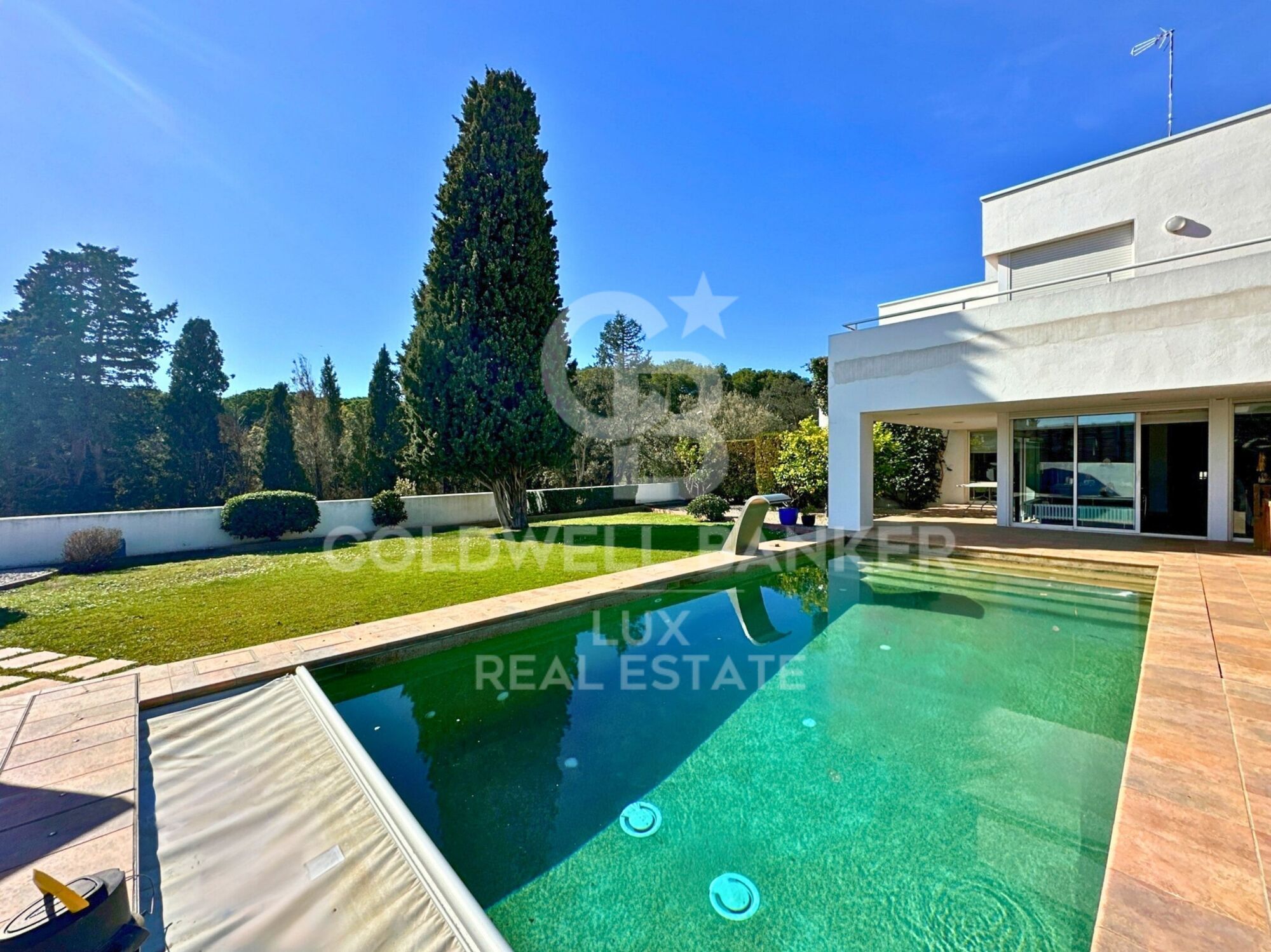 High-end house with pool and garden in Figueres