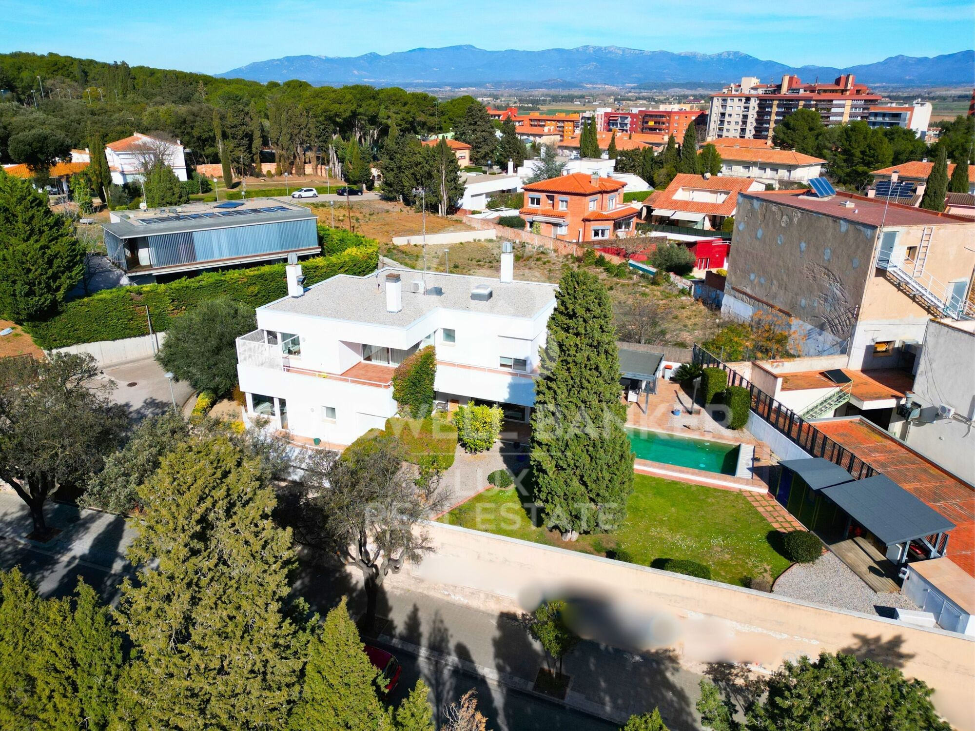 High-end house with pool and garden in Figueres