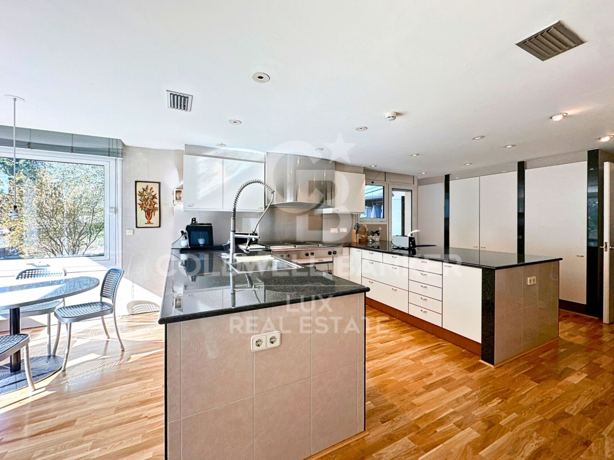 High-end house with pool and garden in Figueres