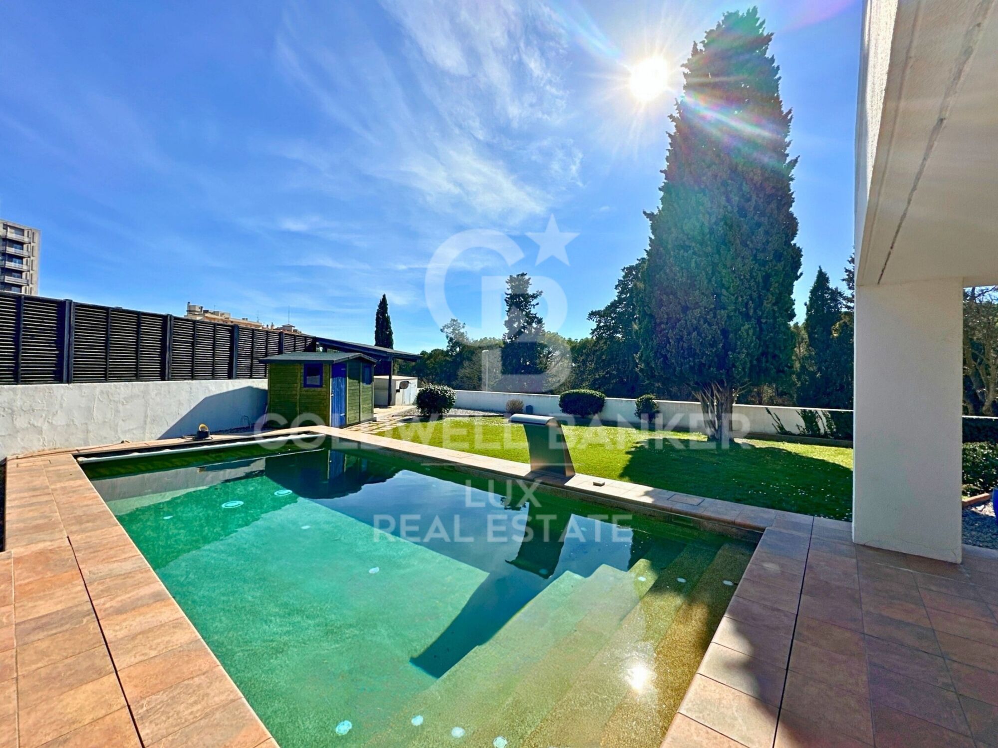 High-End-Haus mit Pool und Garten in Figueres
