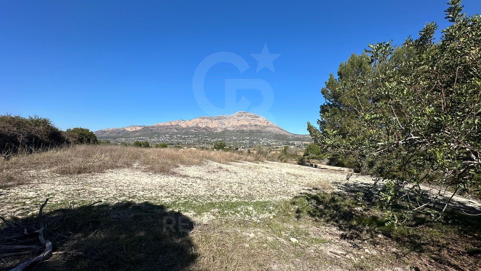 Rustikales Grundstück von 11.000m2 mit Panoramablick auf das Meer und das Tal in Jávea