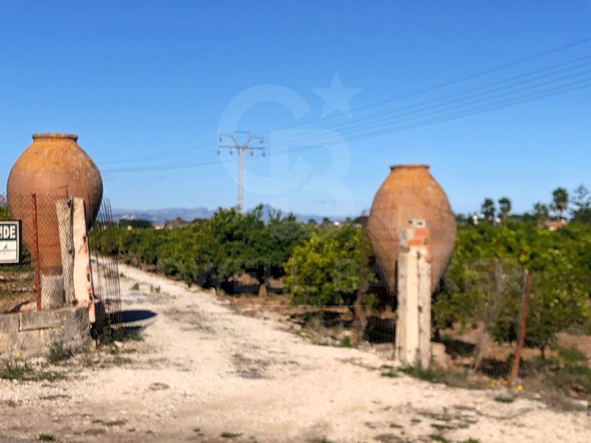 Completely flat building plot in La Xara