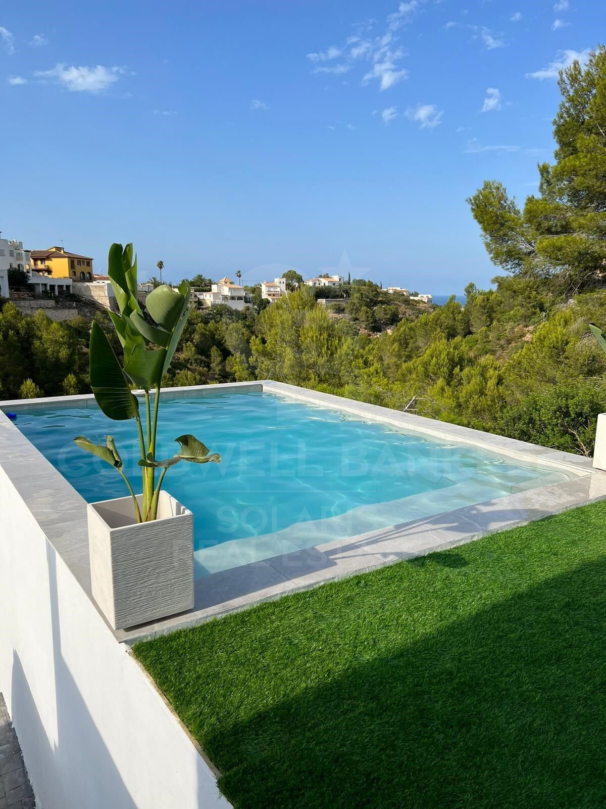 Villa de 4 habitaciones con fantásticas vistas abiertas al mar en El Montgó, Dénia