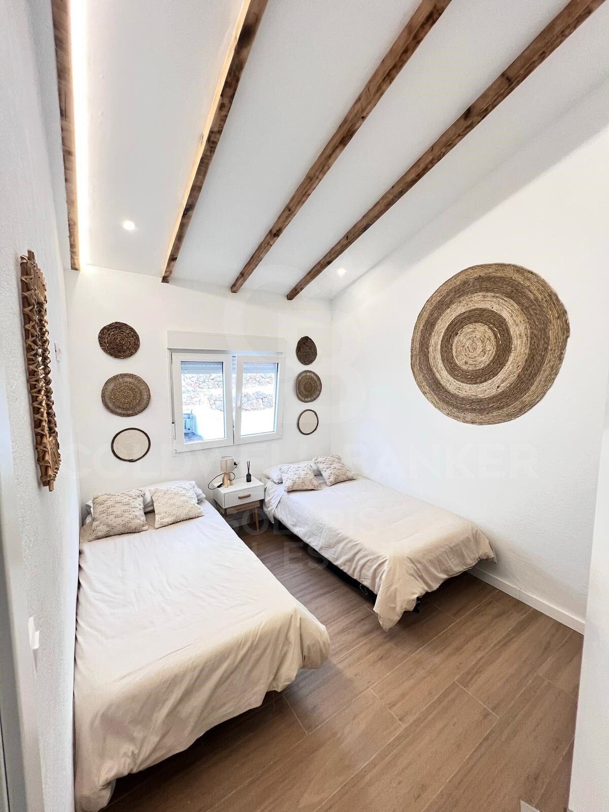 Villa de 4 habitaciones con fantásticas vistas abiertas al mar en El Montgó, Dénia