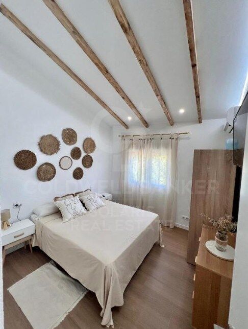 Villa de 4 habitaciones con fantásticas vistas abiertas al mar en El Montgó, Dénia