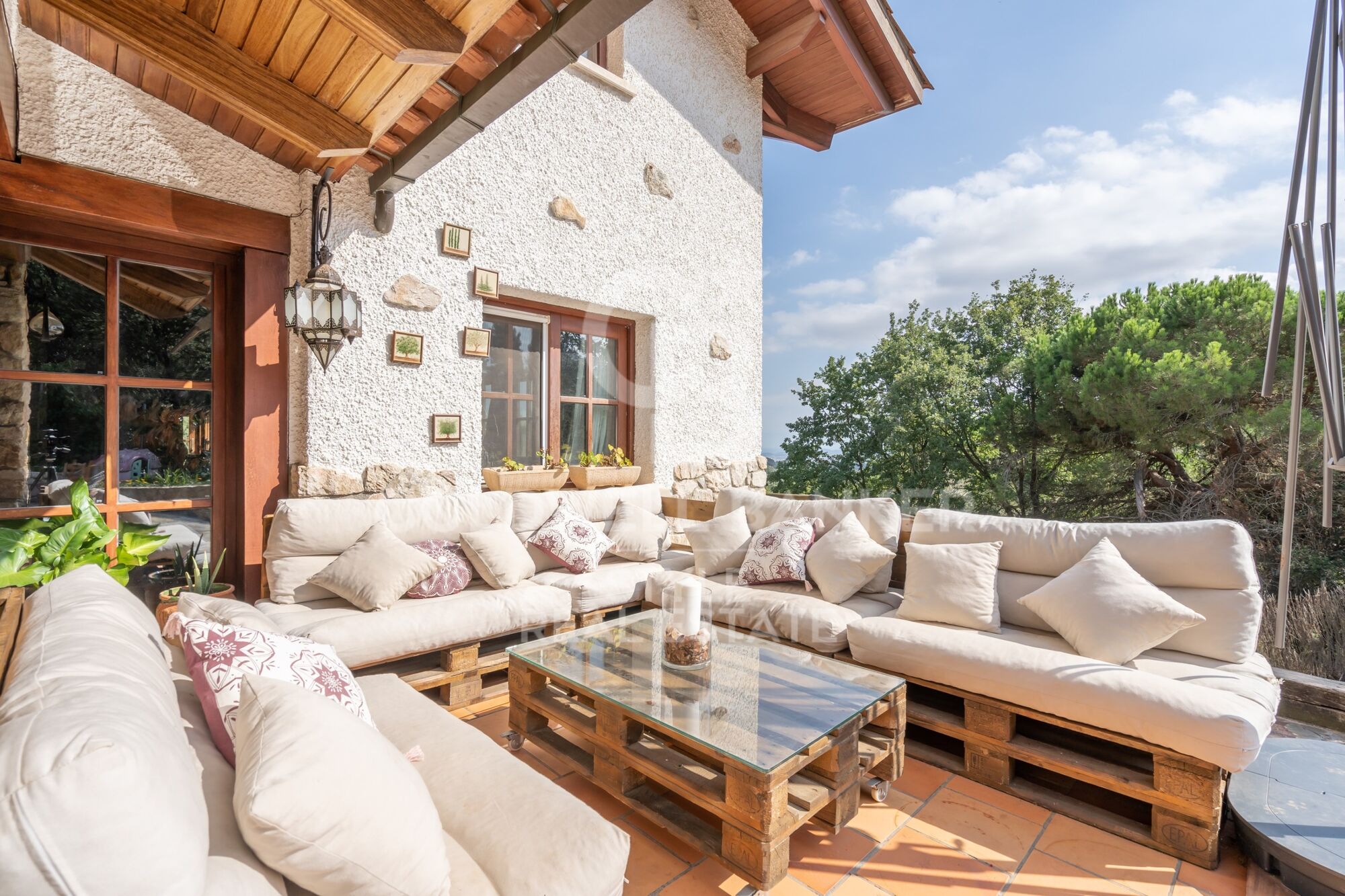 Beautiful rustic style finca