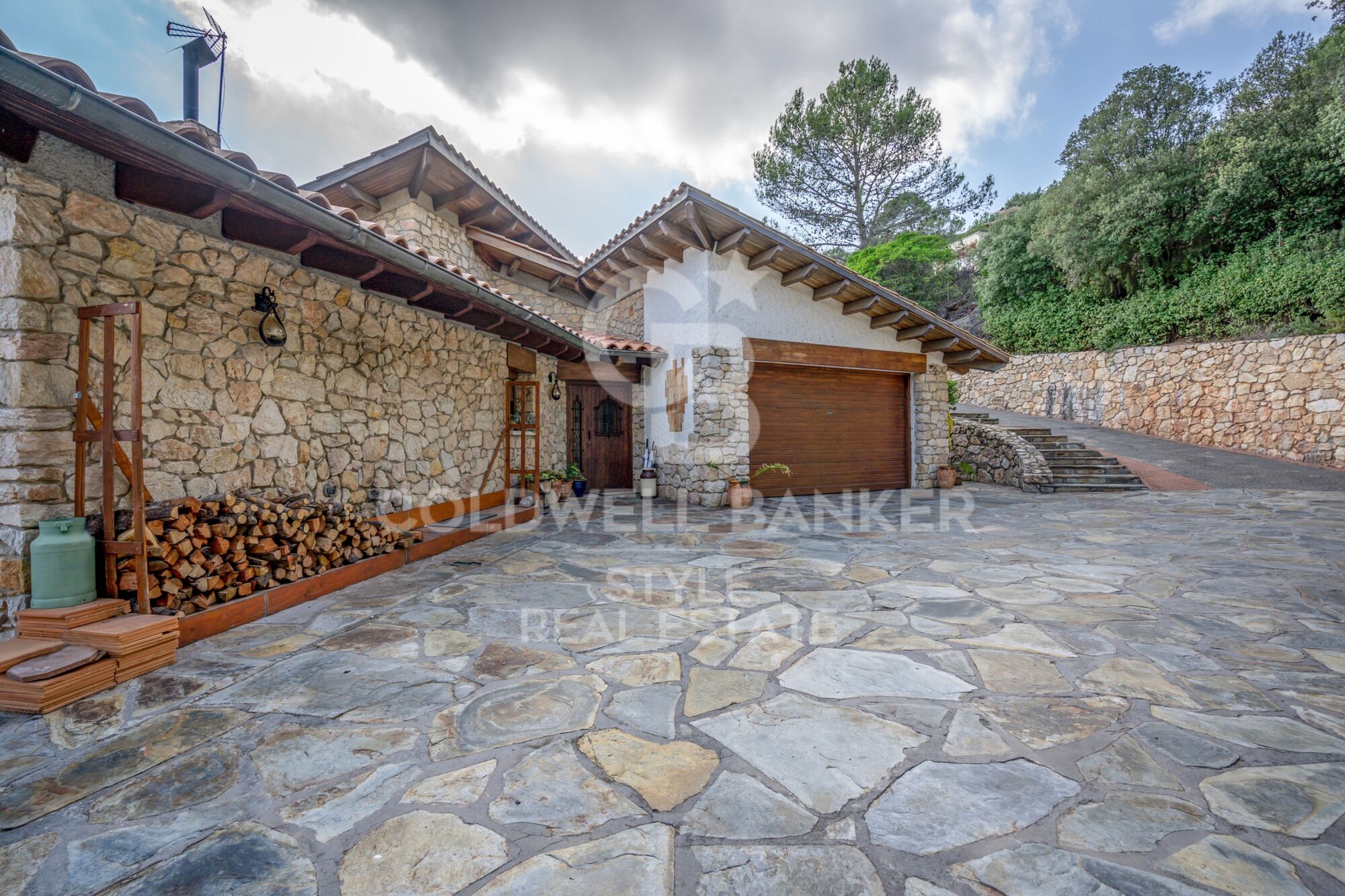 Beautiful rustic style finca