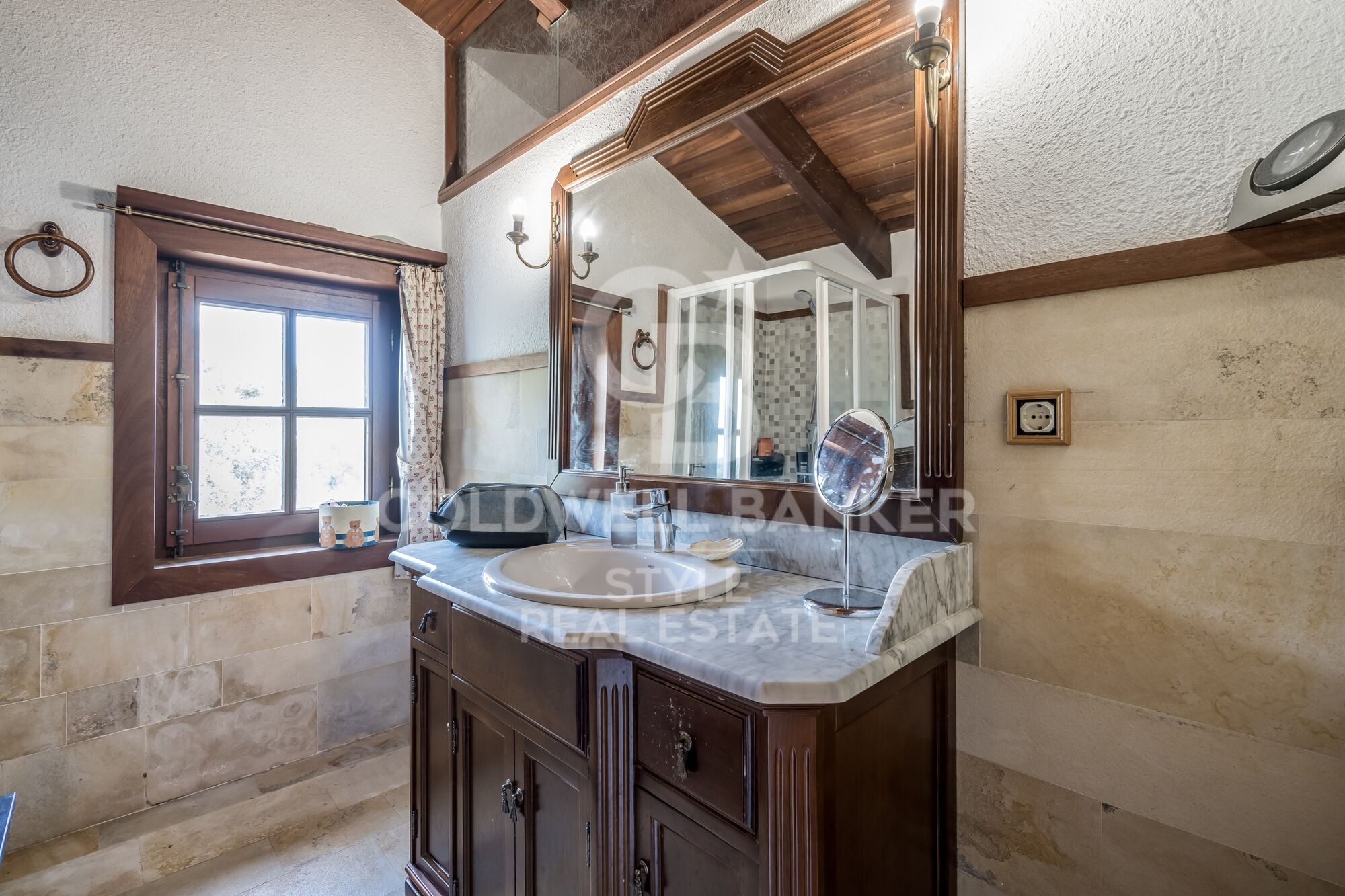 Beautiful rustic style finca