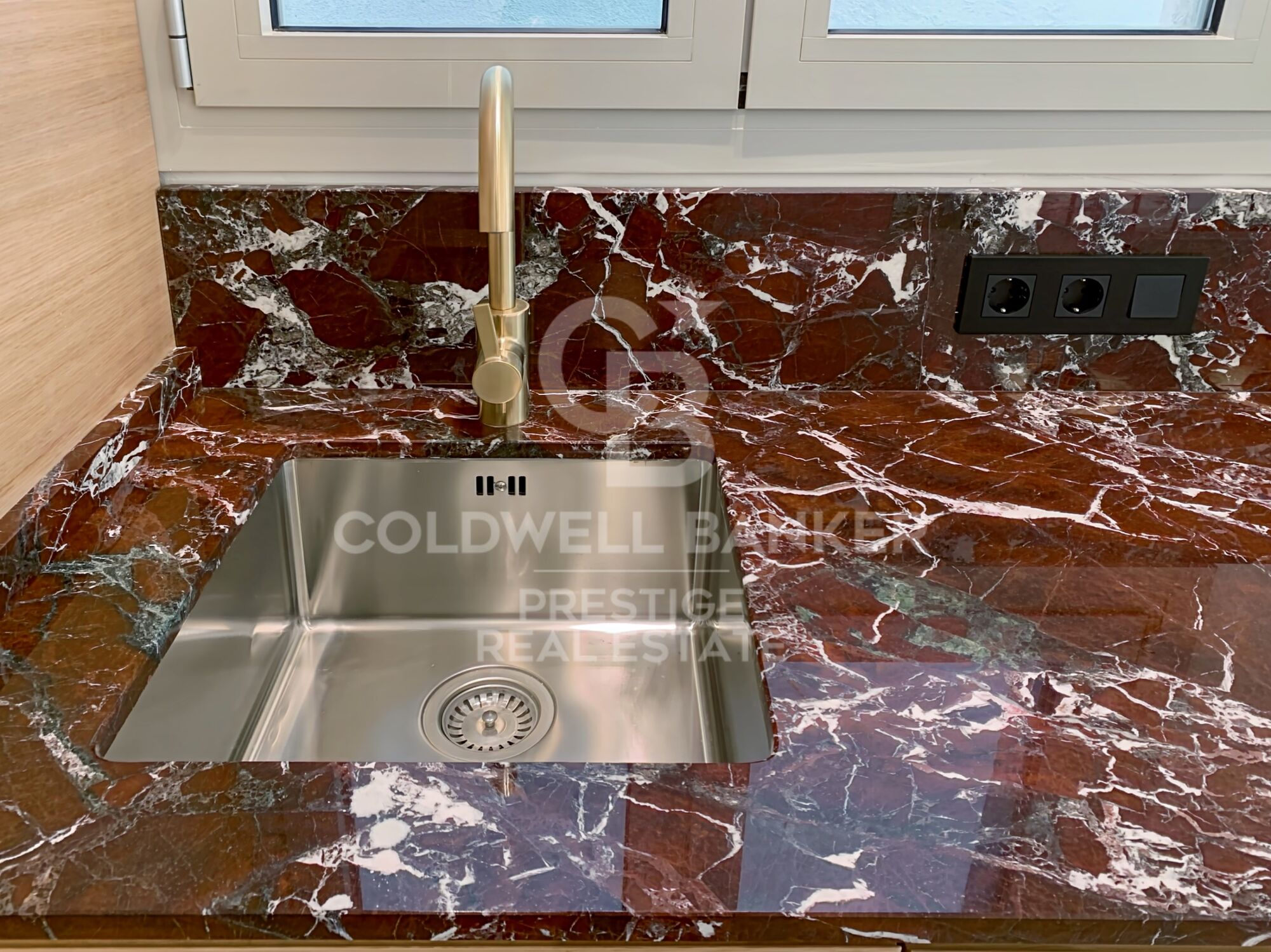 Hochwertig renovierte Wohnung in der Avenida de Sarrià, nur wenige Schritte von Francesc Macià entfernt,Barcelona