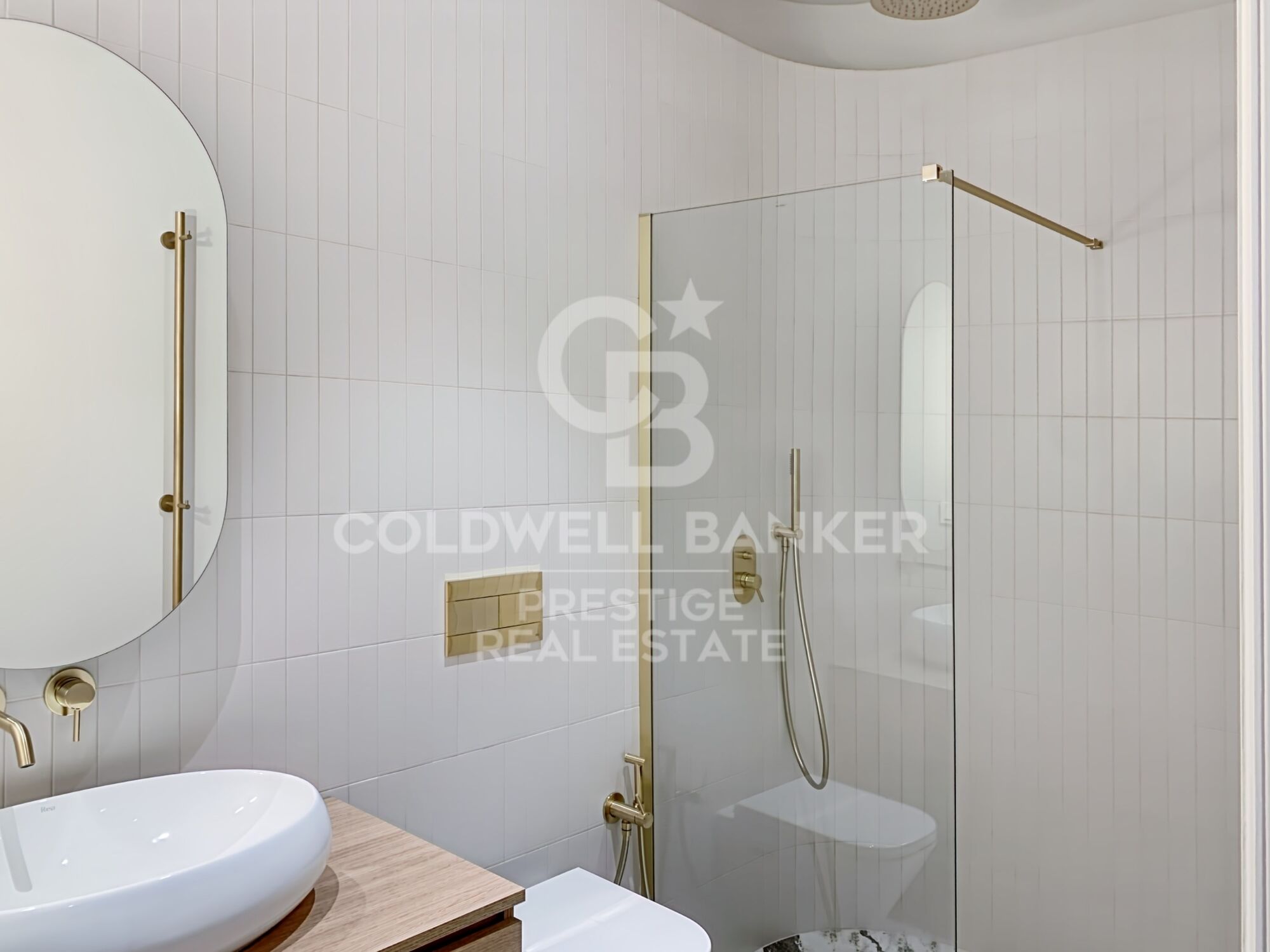 Hochwertig renovierte Wohnung in der Avenida de Sarrià, nur wenige Schritte von Francesc Macià entfernt,Barcelona