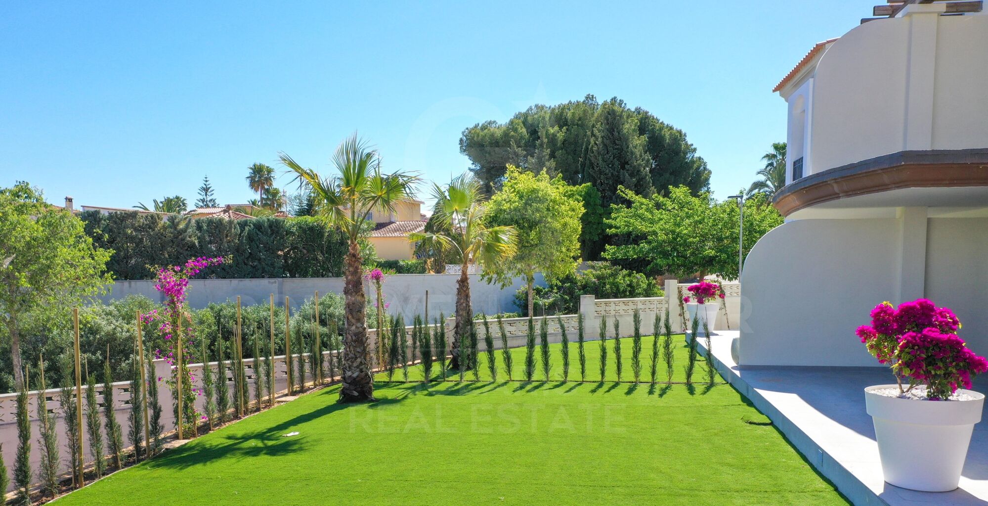 Apartment in Dénia with magnificent terrace a few meters from the beach