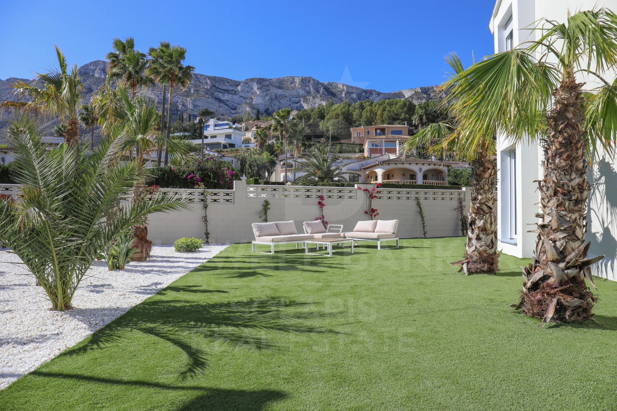 Wohnung in Dénia mit herrlicher Terrasse nur wenige Meter vom Strand entfernt