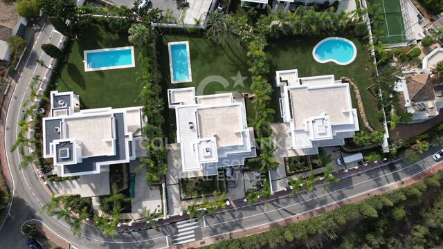 Exclusive complex of 6 bedroom villas in Lomas De Marbella Club