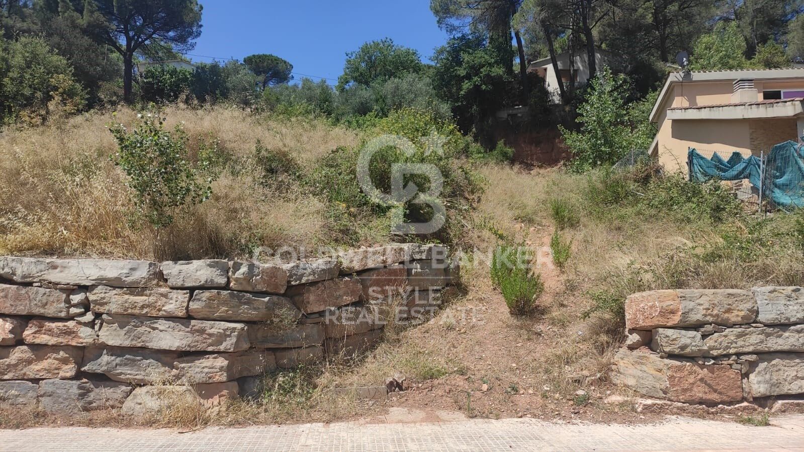 Verfügbare Grundstücke in Vacarisses