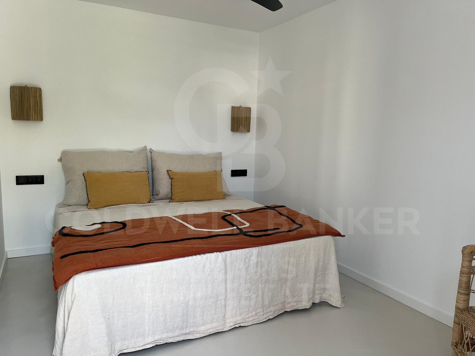 Investment with great profitability: 6-bedroom rental house with option to buy