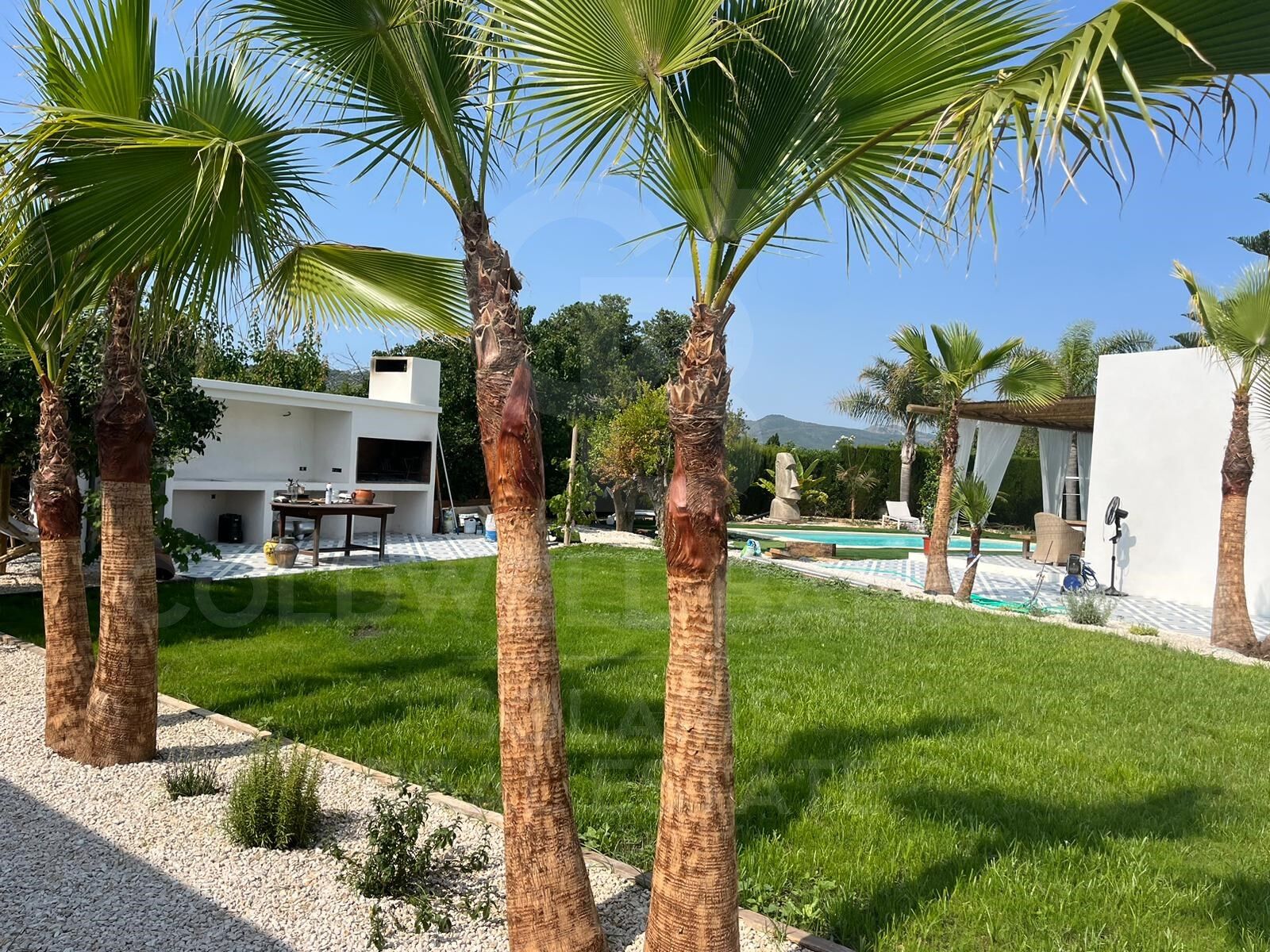 Exclusive 6-bedroom villa just minutes from Arenal Beach in Jávea