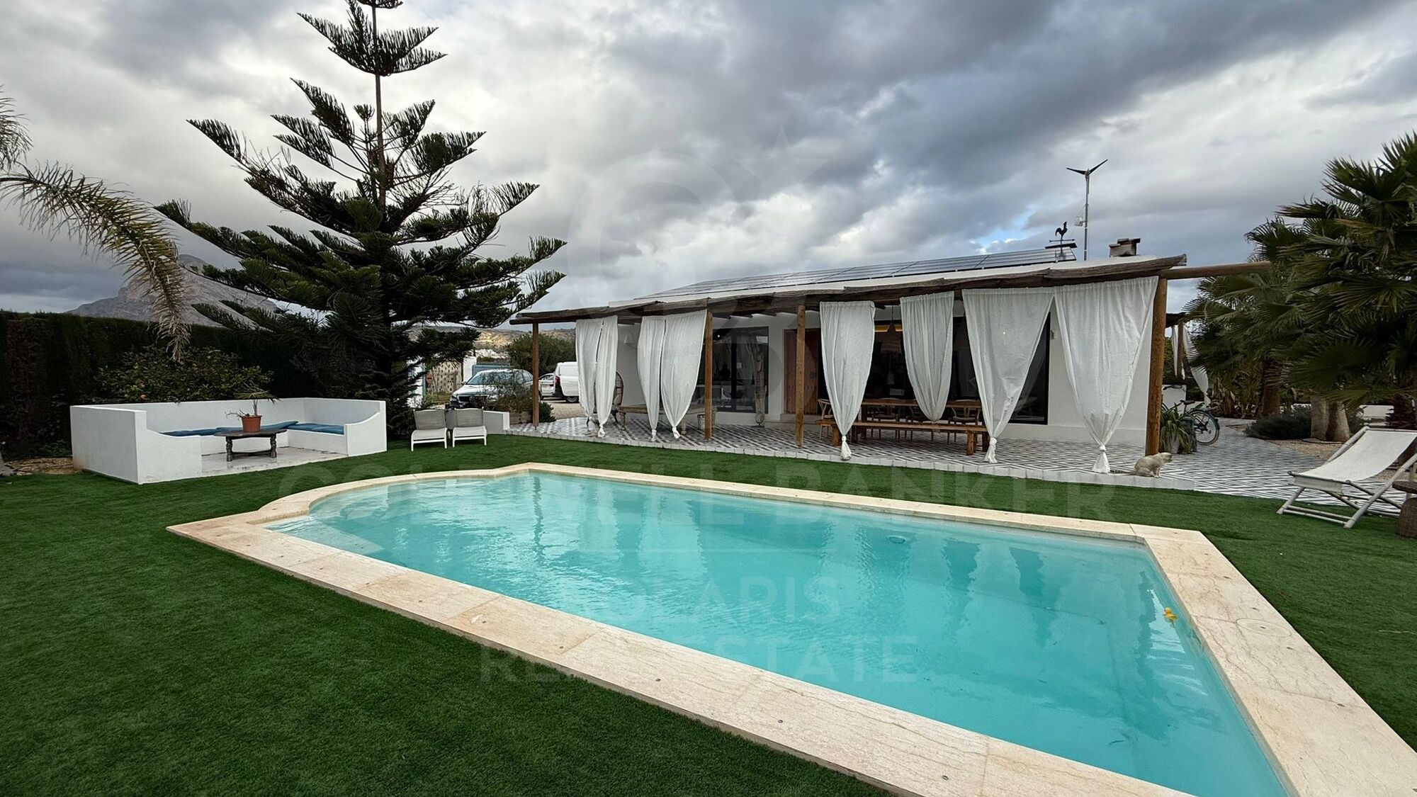 Exclusive 6-bedroom villa just minutes from Arenal Beach in Jávea
