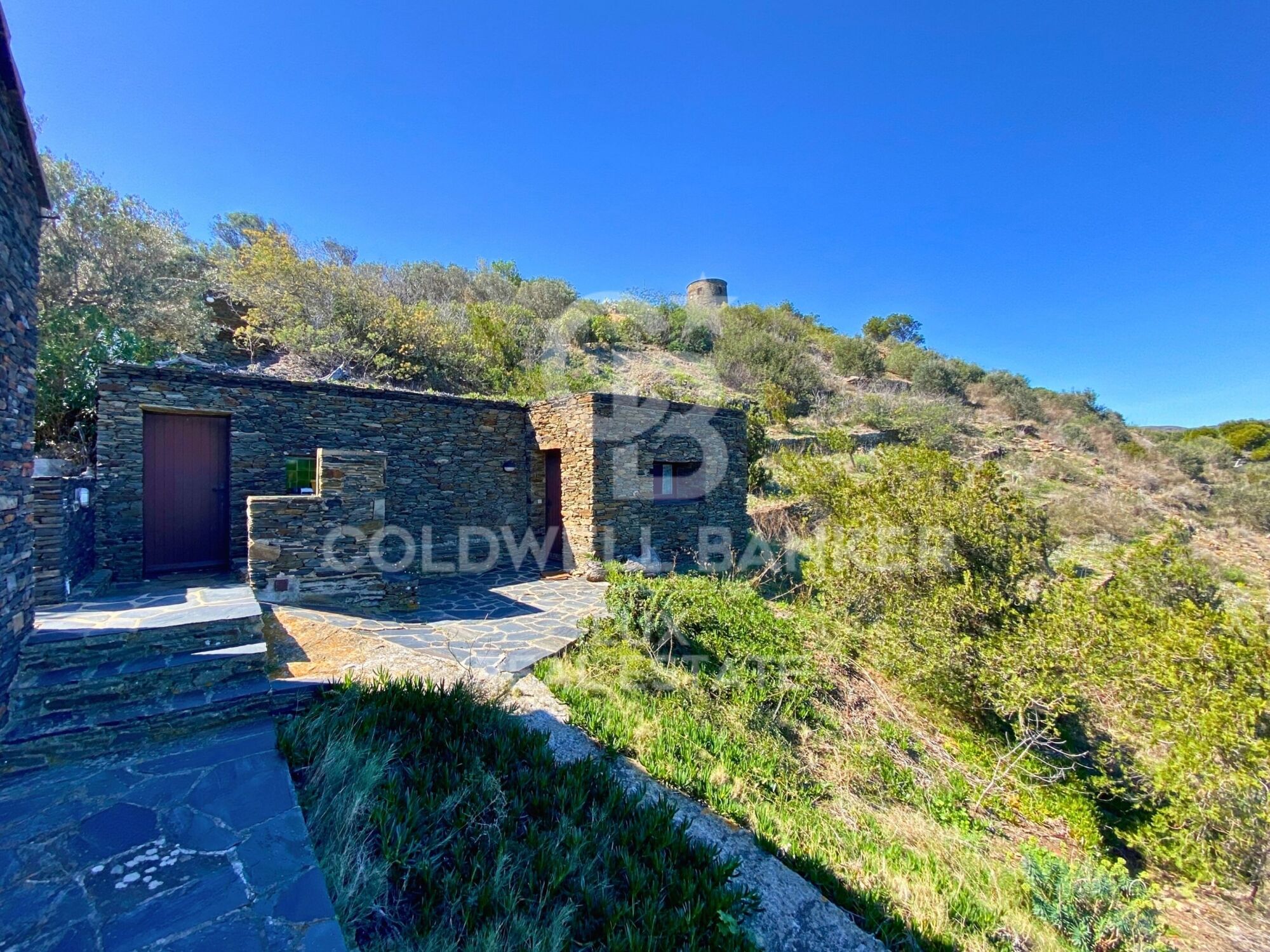 Waterfront property in Cadaqués with sea views, unique in Europe