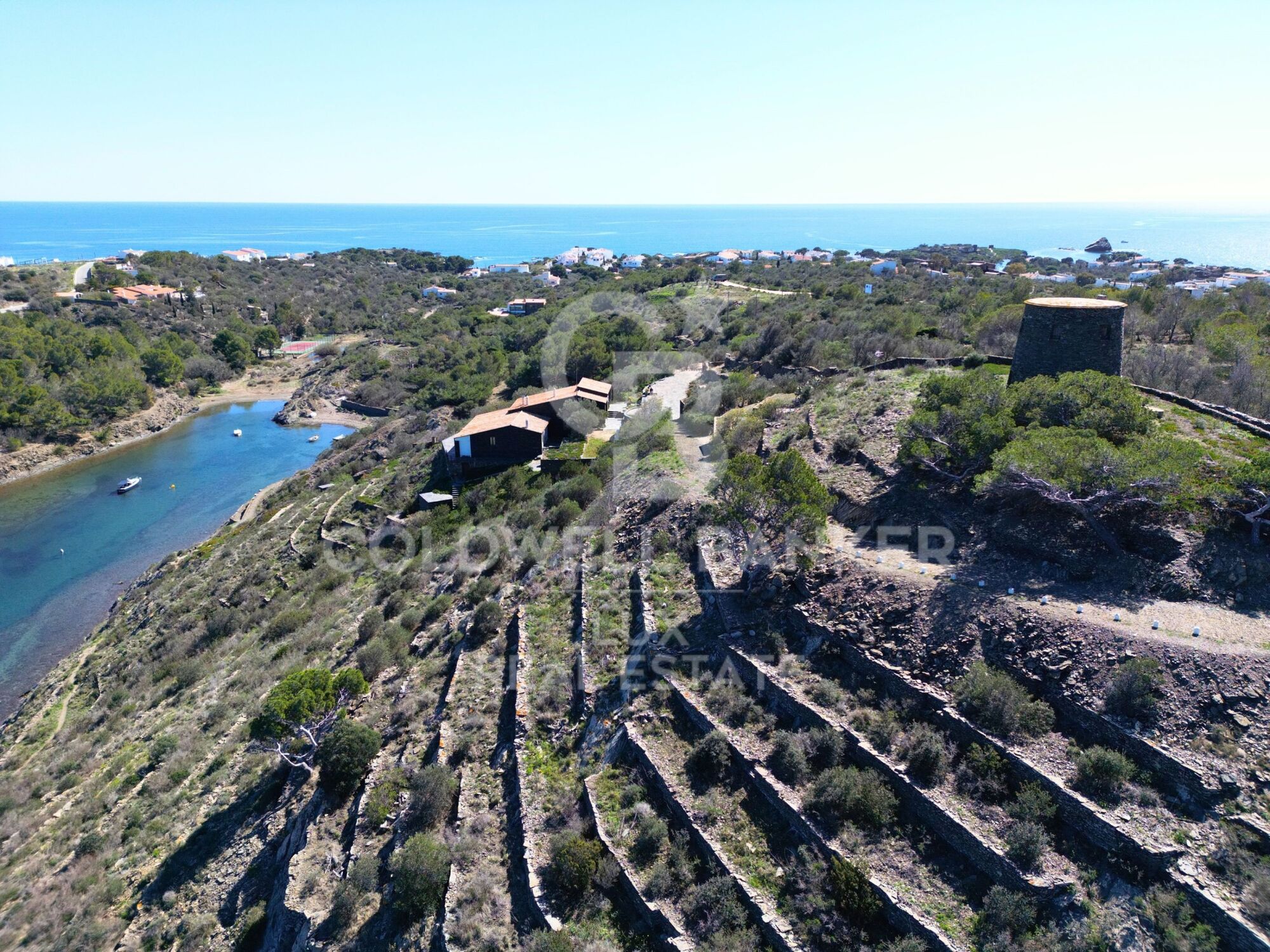Propriété à Cadaqués pied dans l'eau et vue mer, unique en Europe