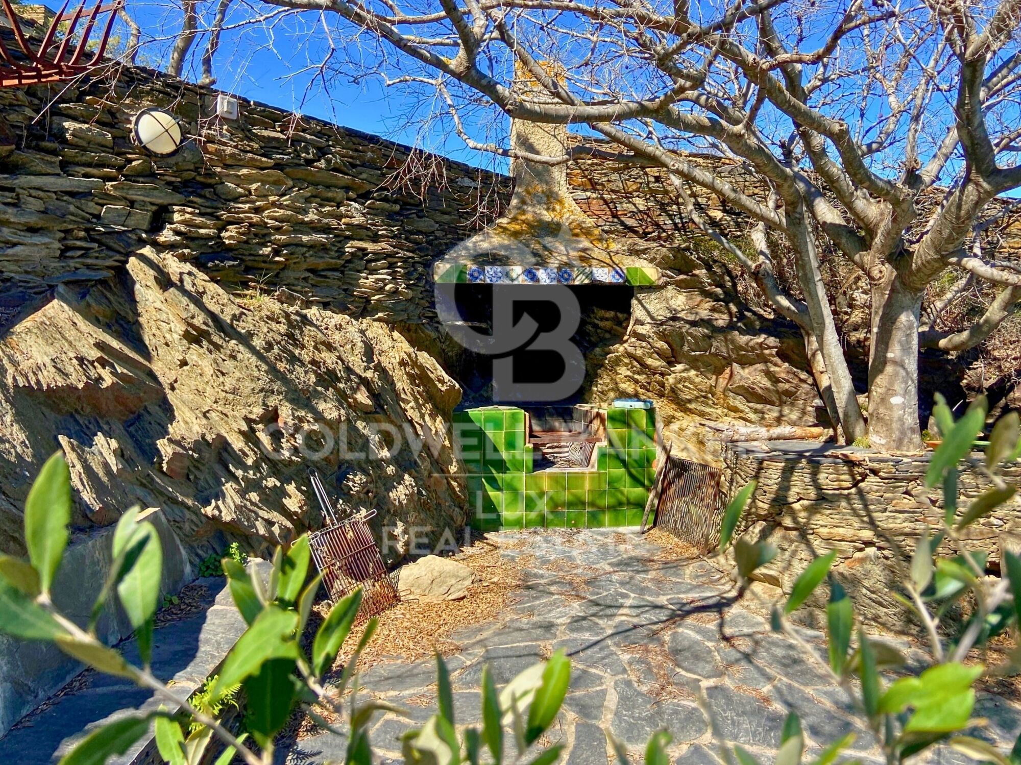 Waterfront property in Cadaqués with sea views, unique in Europe