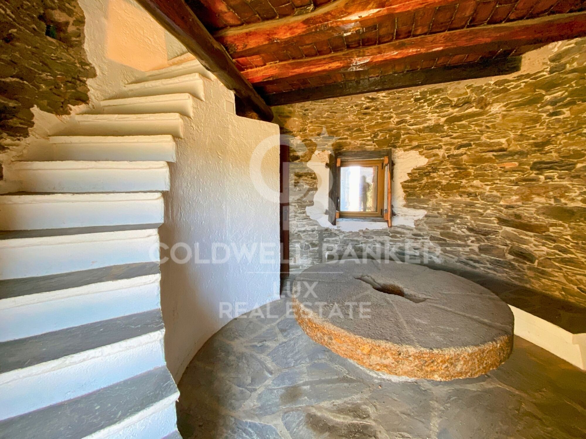 Waterfront property in Cadaqués with sea views, unique in Europe
