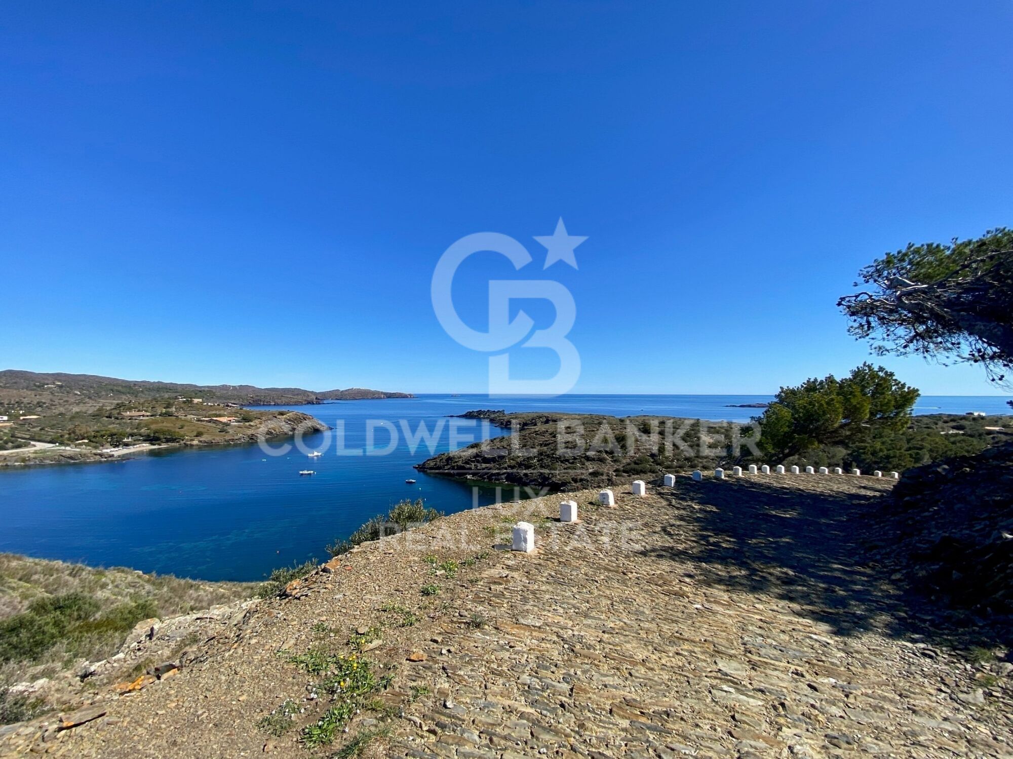Waterfront property in Cadaqués with sea views, unique in Europe