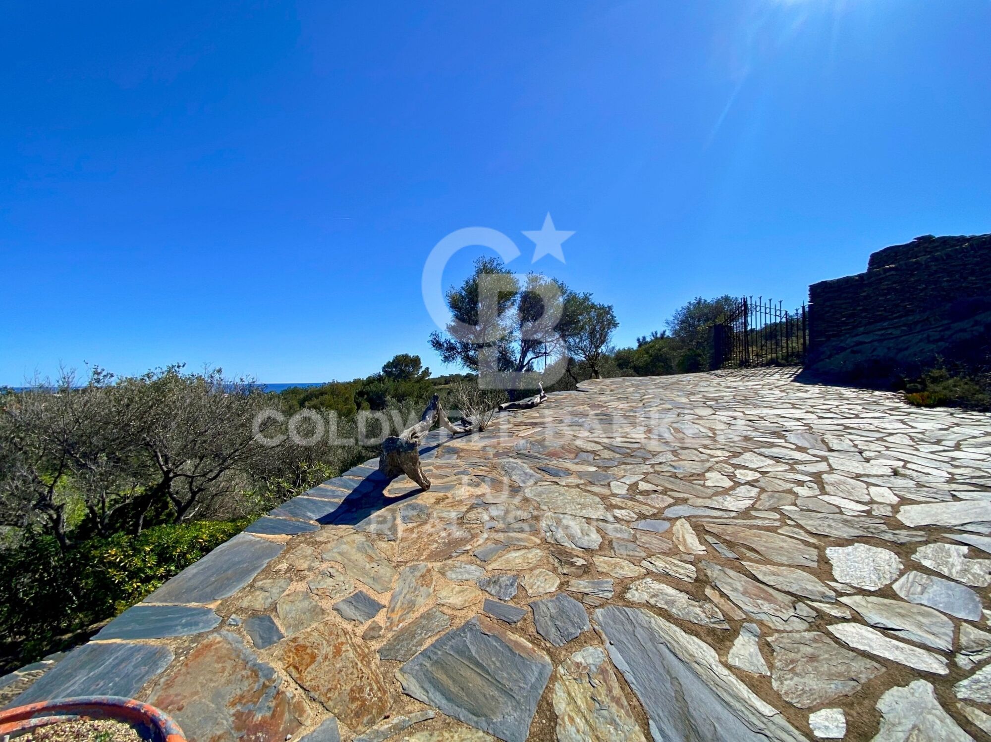 Waterfront property in Cadaqués with sea views, unique in Europe