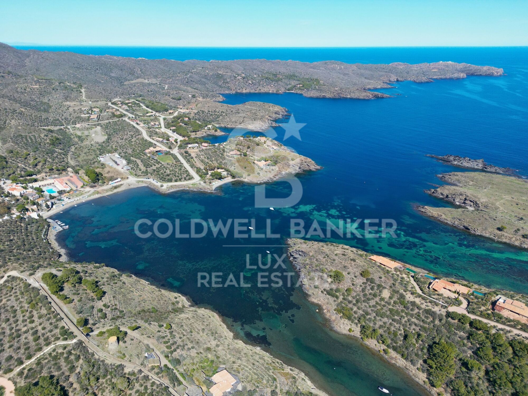 Propriété à Cadaqués pied dans l'eau et vue mer, unique en Europe