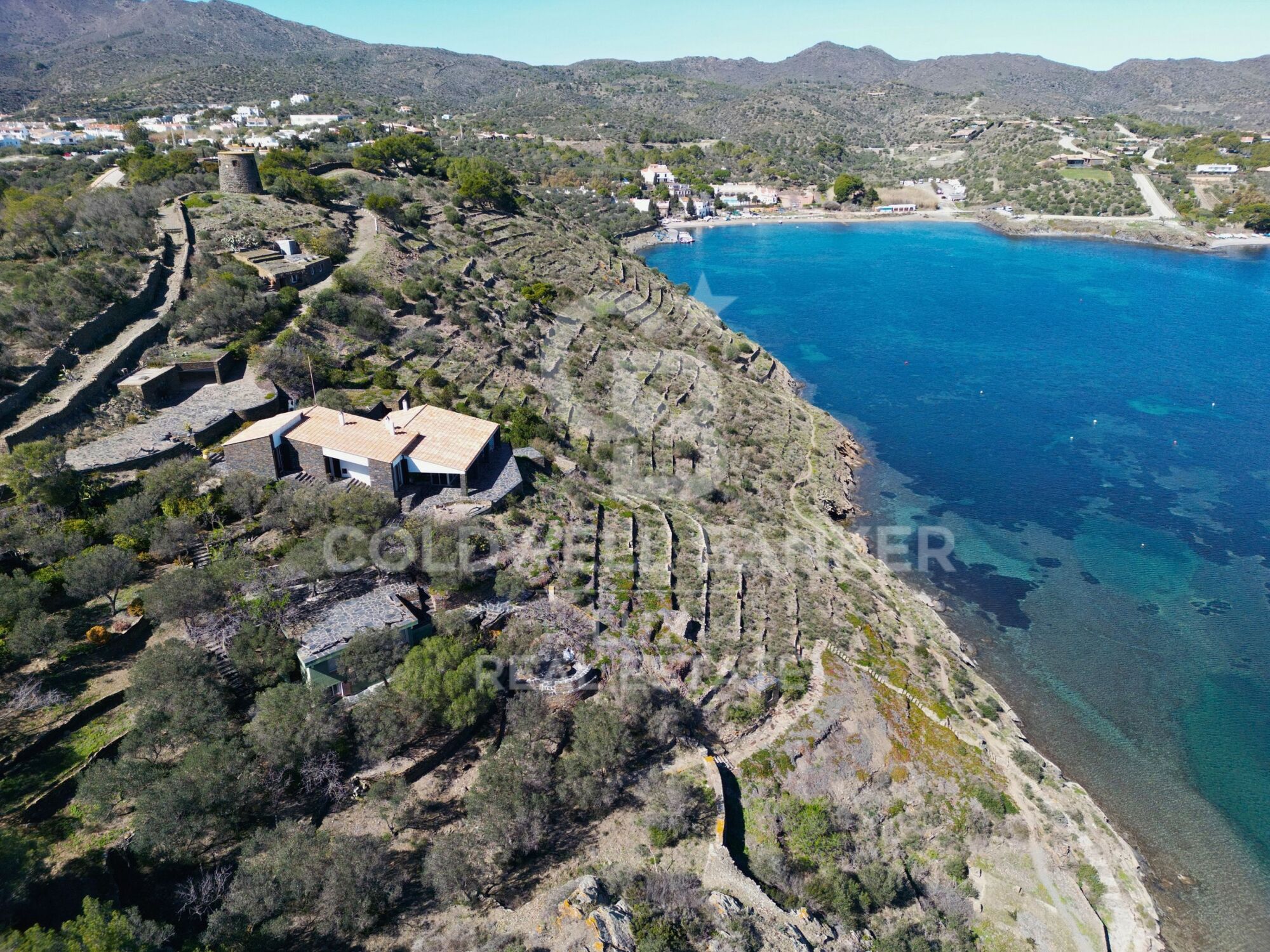 Propriété à Cadaqués pied dans l'eau et vue mer, unique en Europe