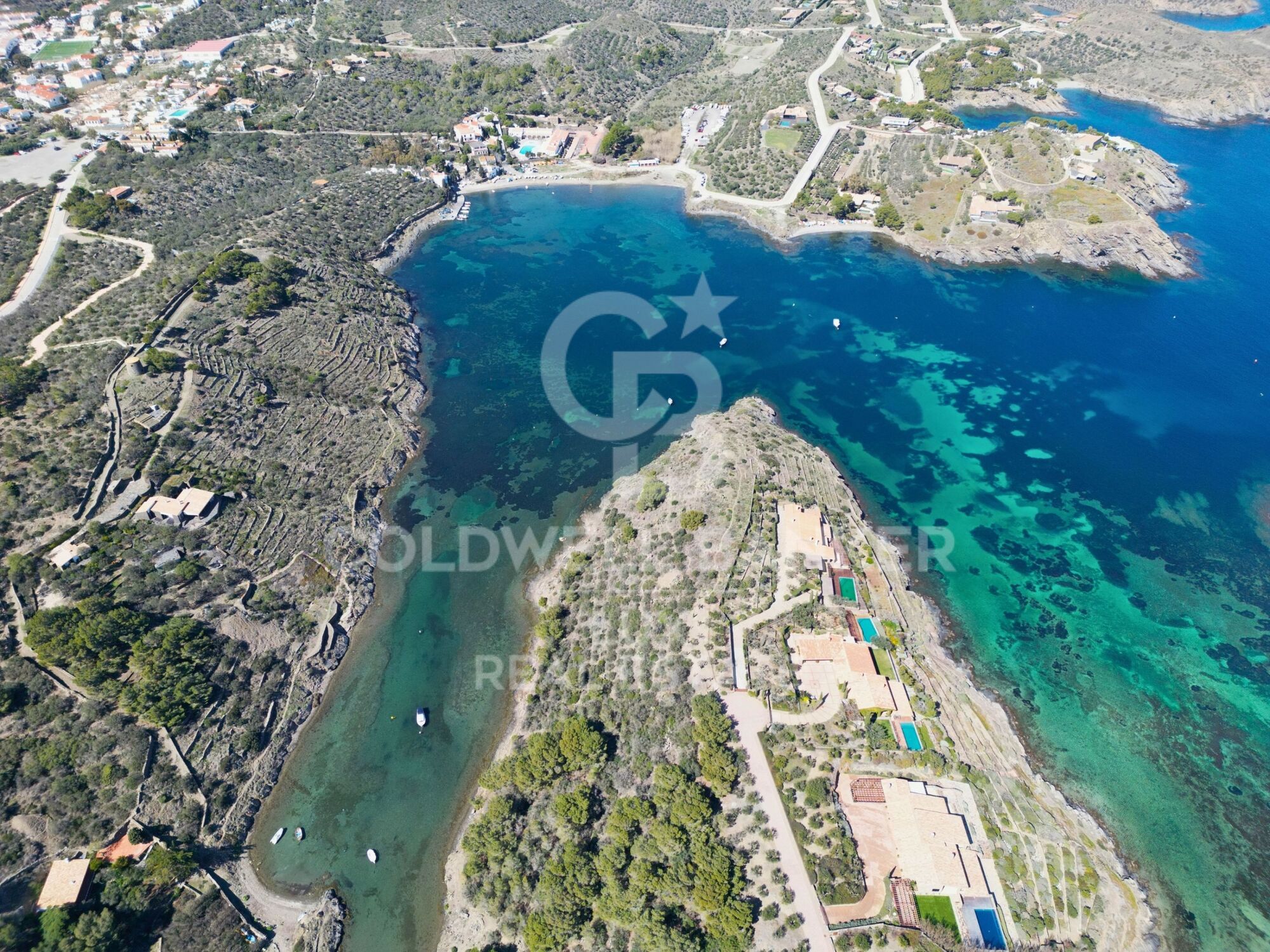 Propriété à Cadaqués pied dans l'eau et vue mer, unique en Europe