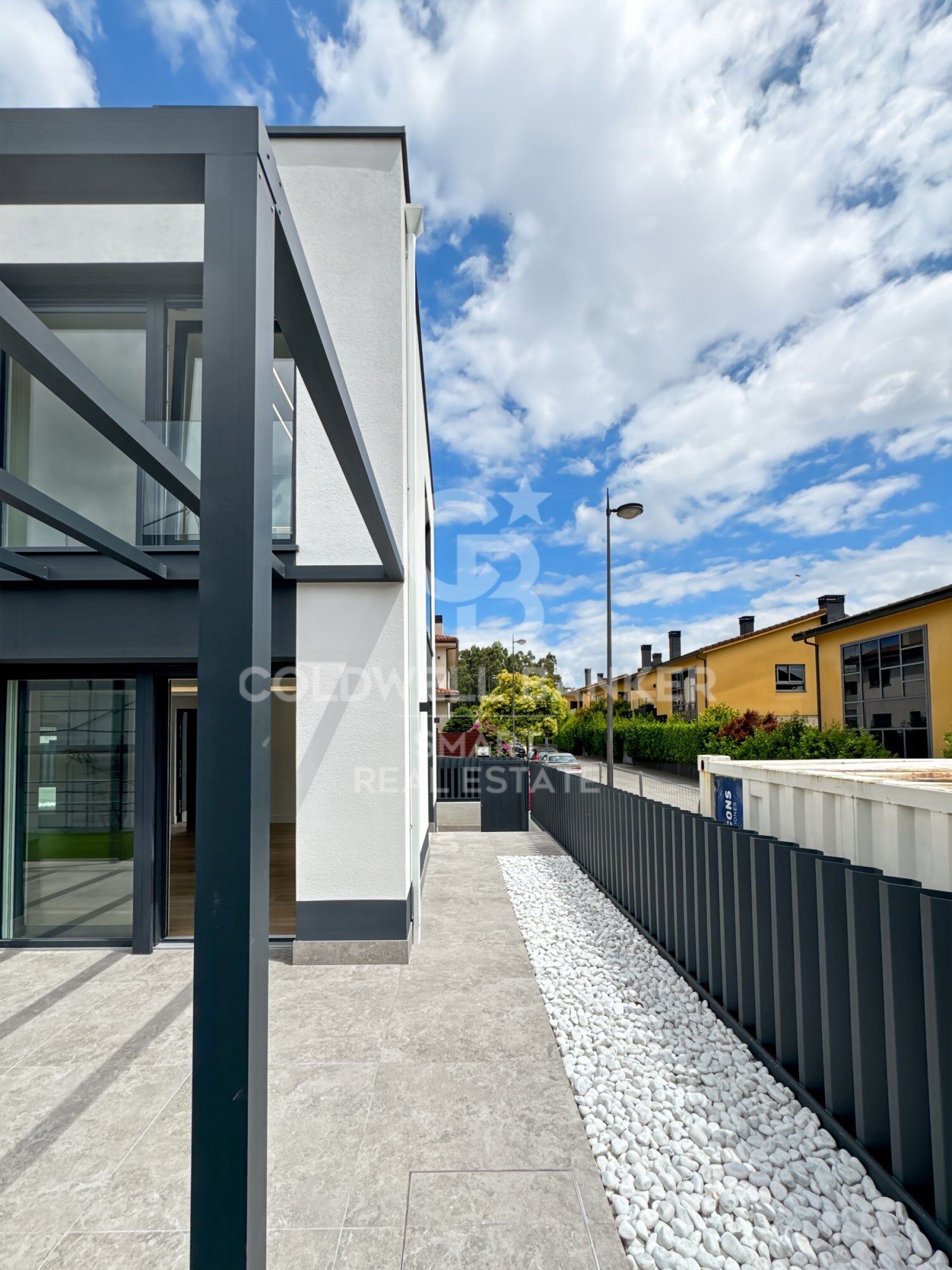 Obra nueva al lado del Club de Tenis de Oleiros