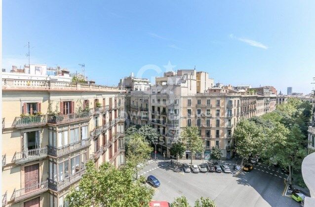 Flat with private terrace for sale in la Dreta de l'Eixample
